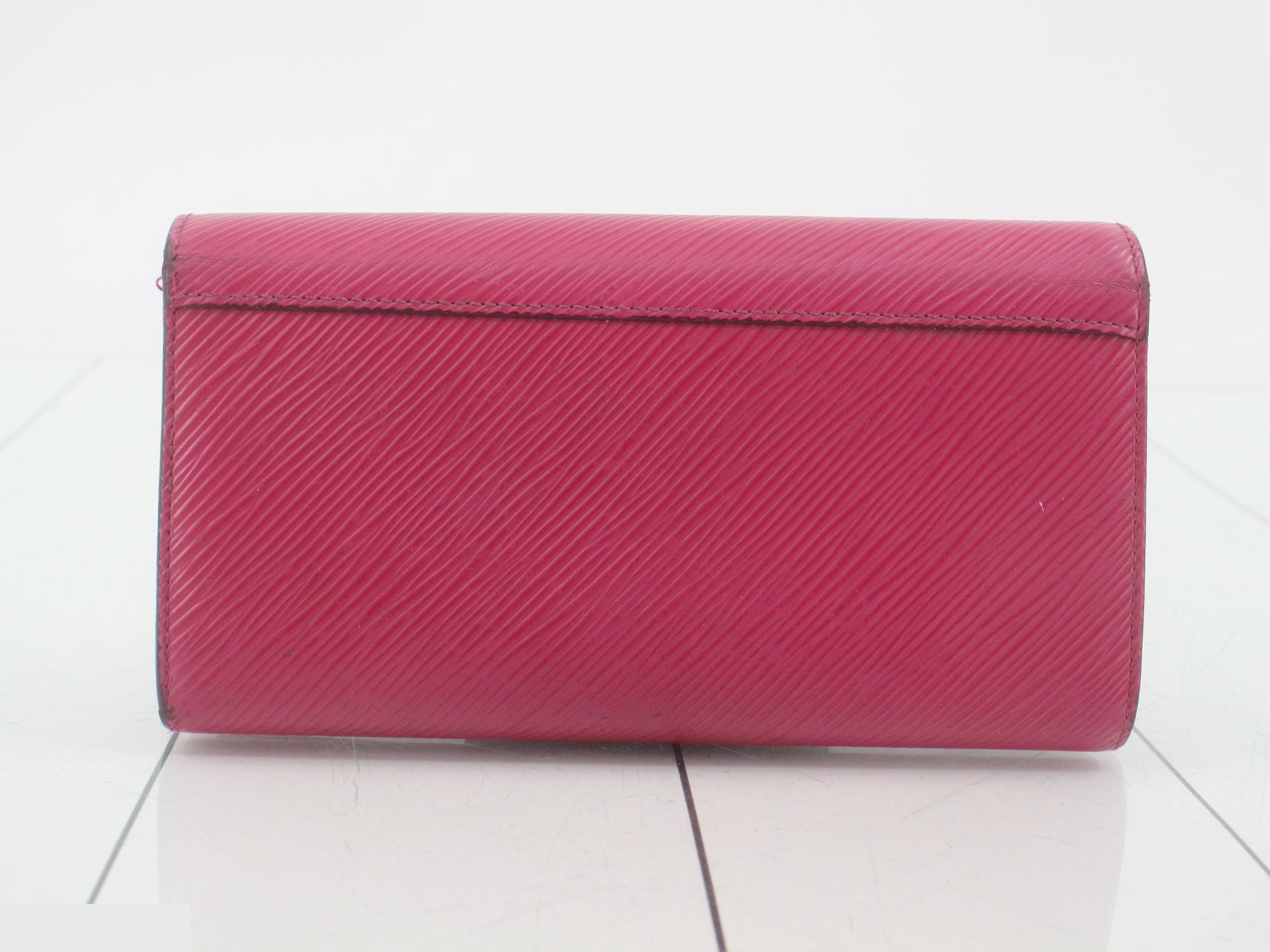Portefeuille Twist Long Wallet with Turnlock Closure — view 2