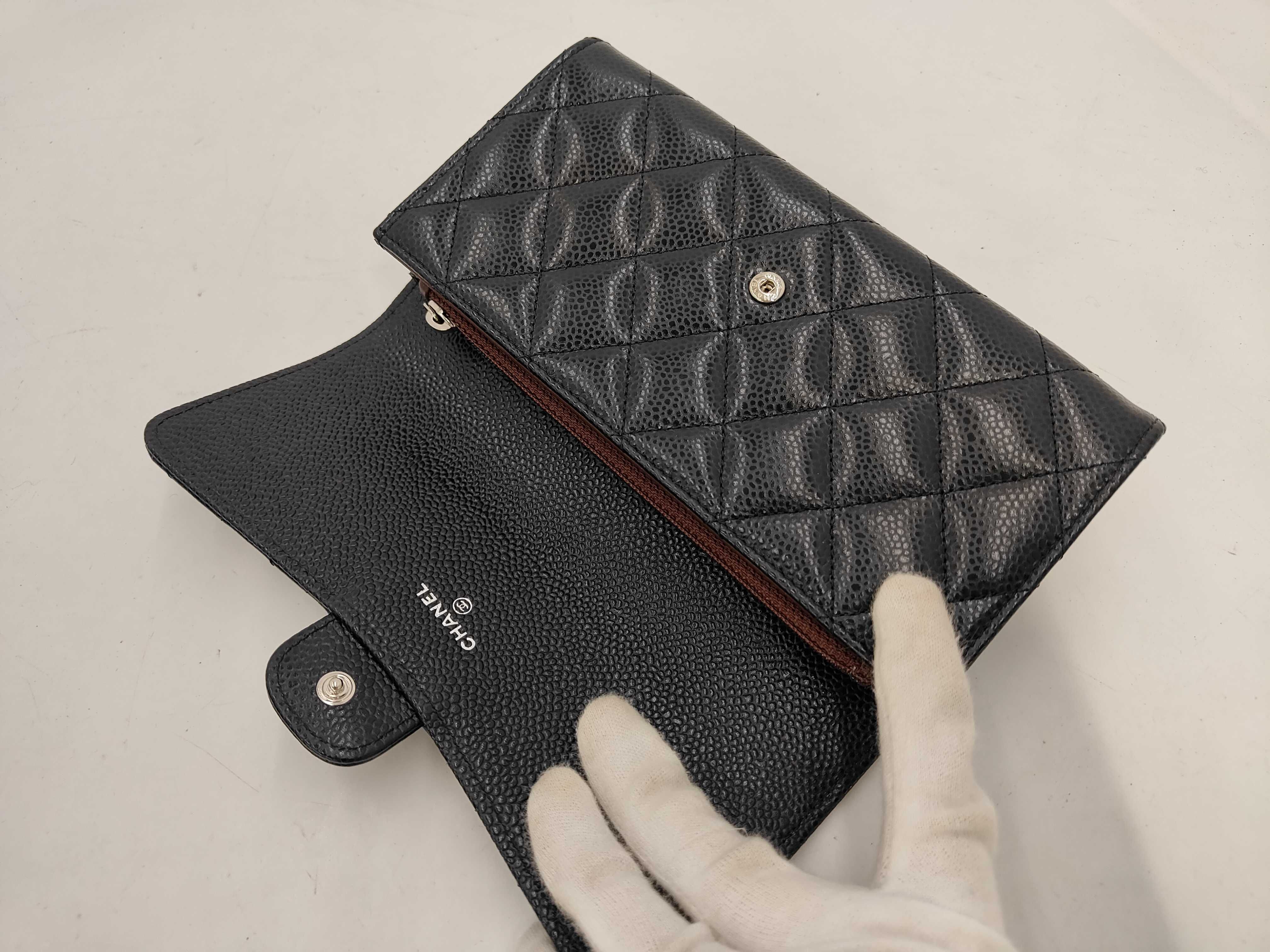Matelassé wallet, caviar leather, Coco Mark, complete with accessories. — view 5