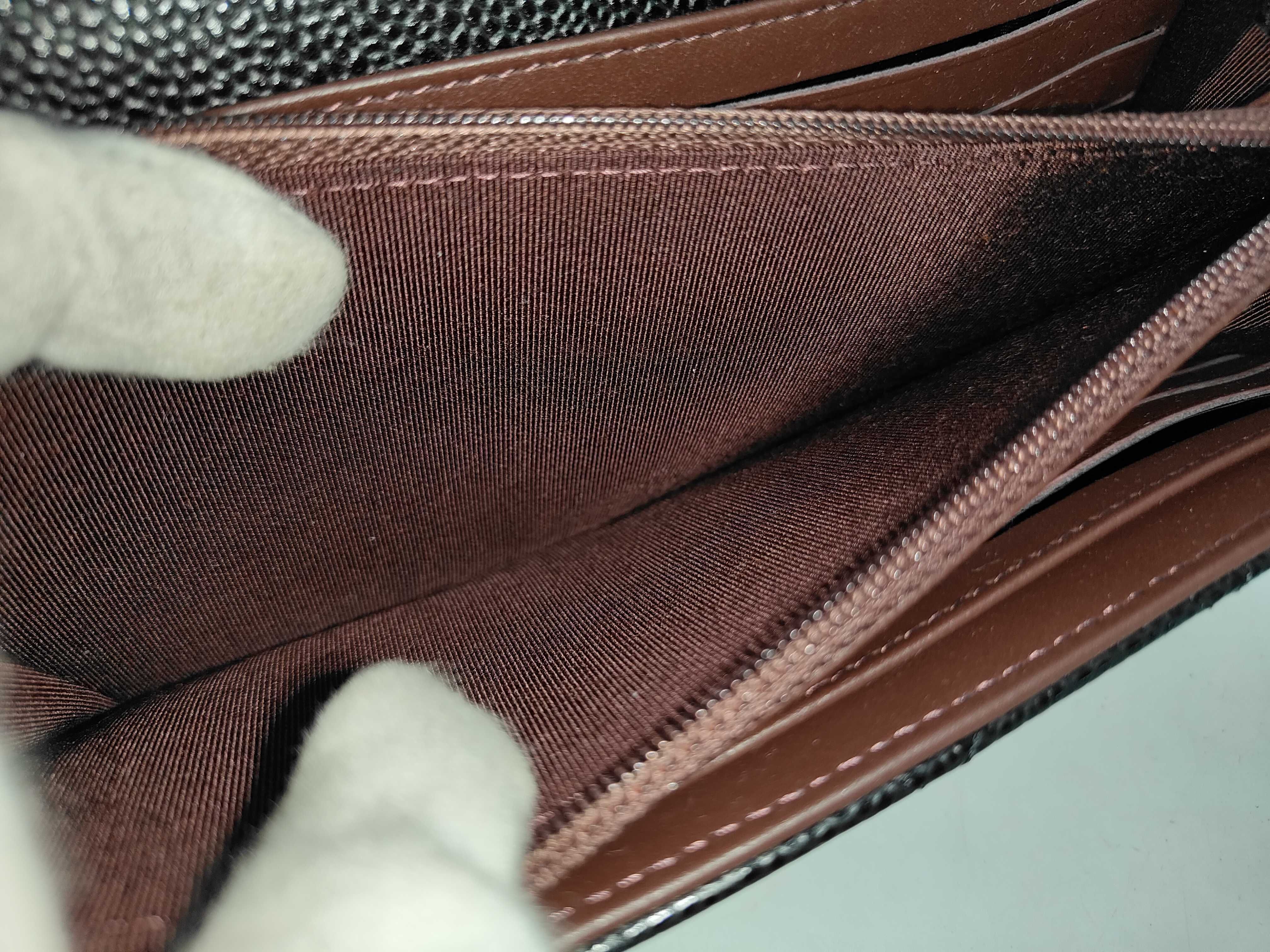 Matelassé wallet, caviar leather, Coco Mark, complete with accessories. — view 8