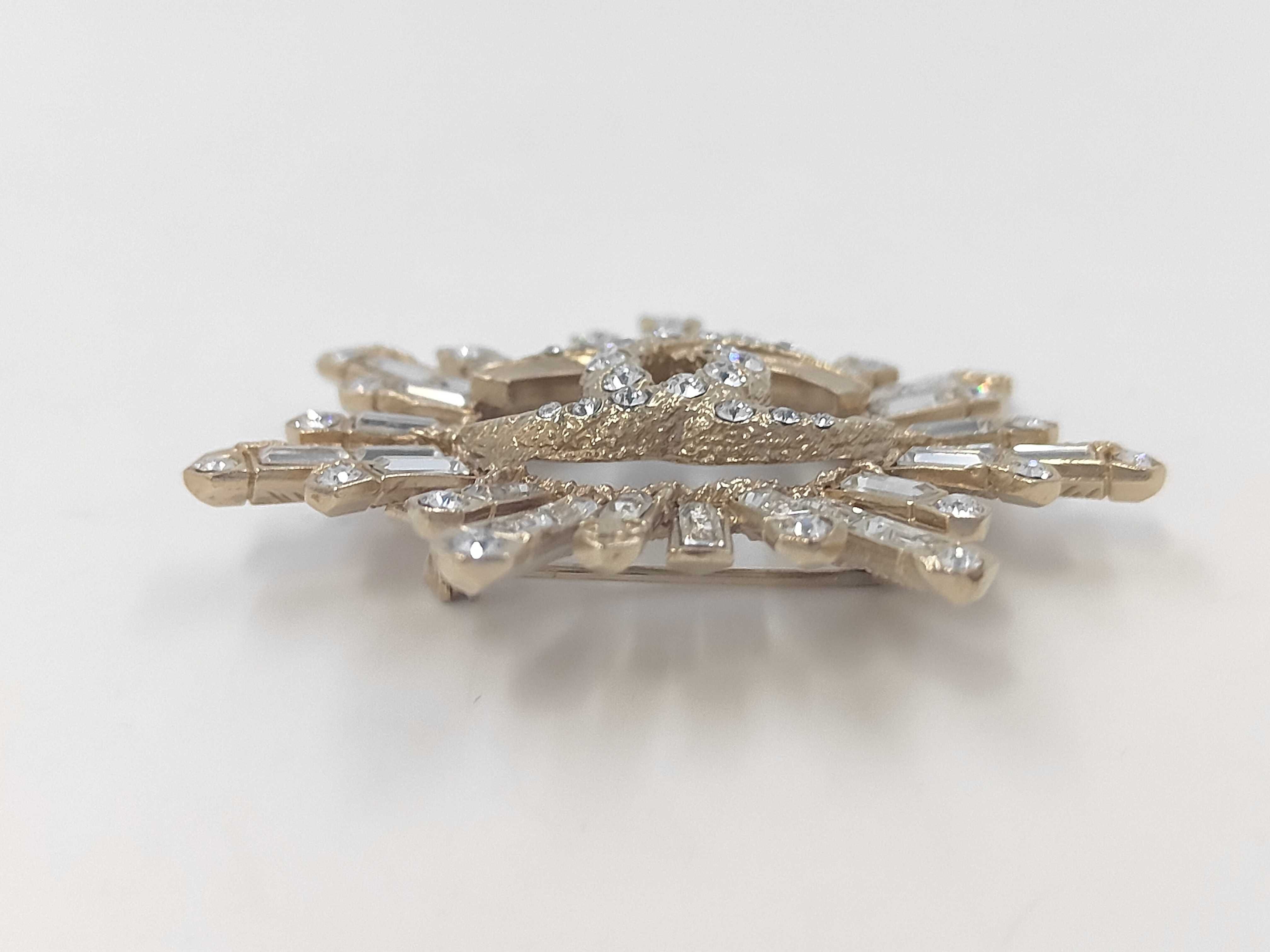 Coco Mark Brooch with GP Hardware and Rhinestones (A17K Gold) — view 3