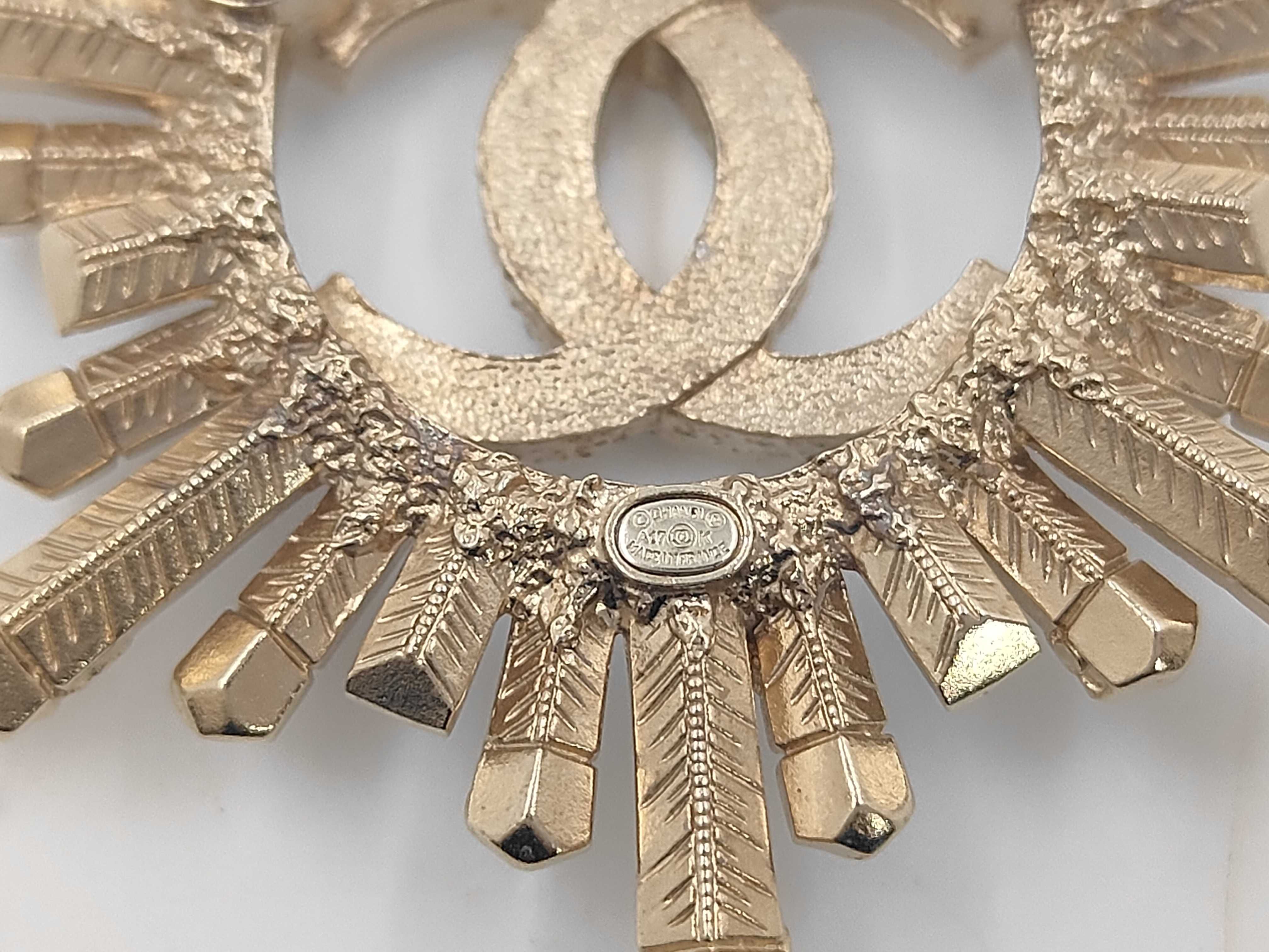 Coco Mark Brooch with GP Hardware and Rhinestones (A17K Gold) — view 6