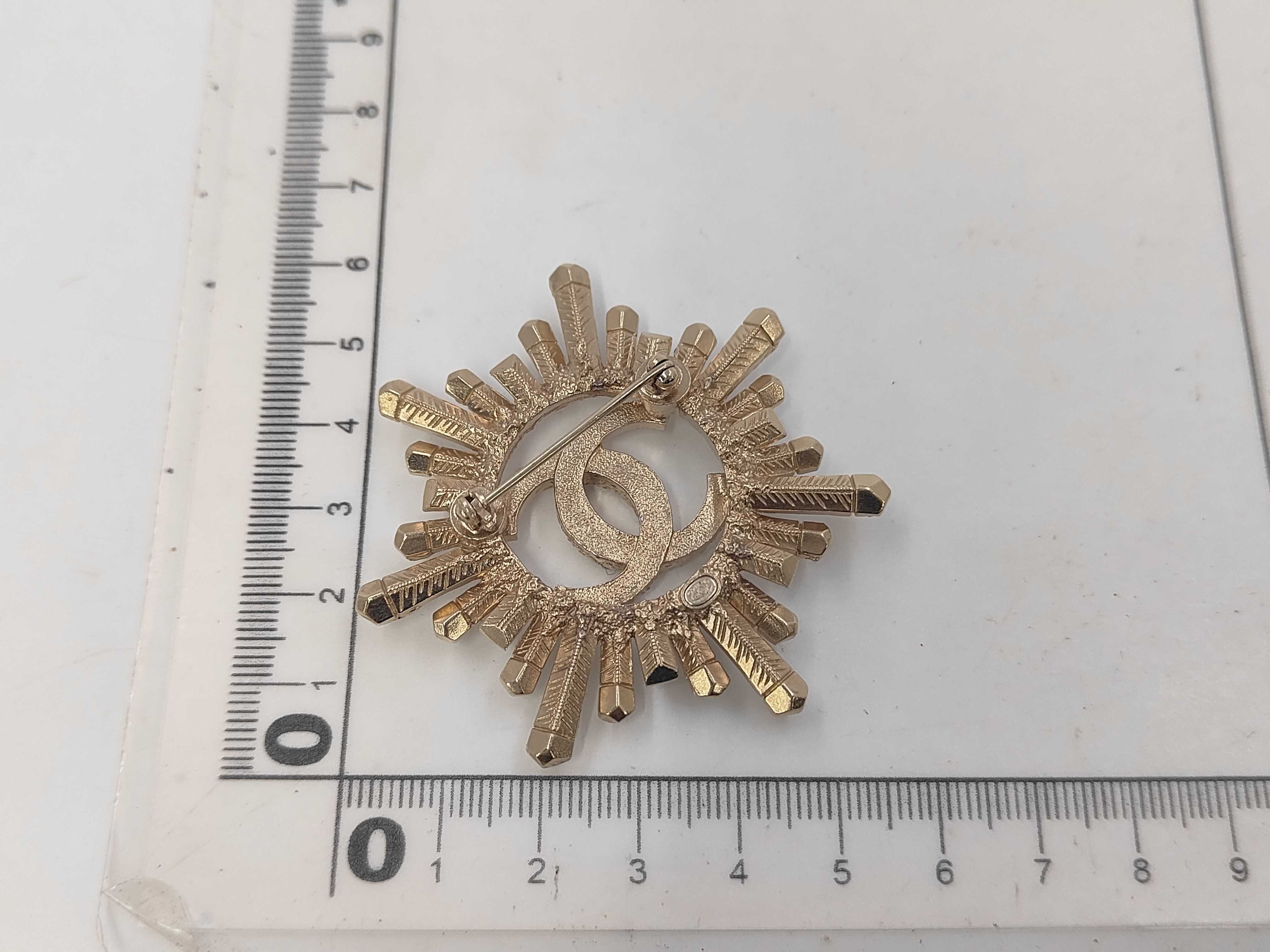 Coco Mark Brooch with GP Hardware and Rhinestones (A17K Gold) — view 7