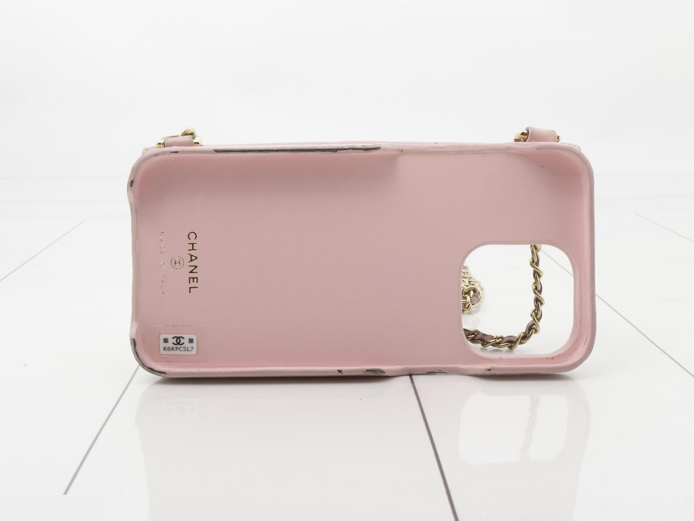 Matelassé Chain Smartphone Case, Pink, Caviar Leather, Gold Hardware, K6KPC5 — view 2