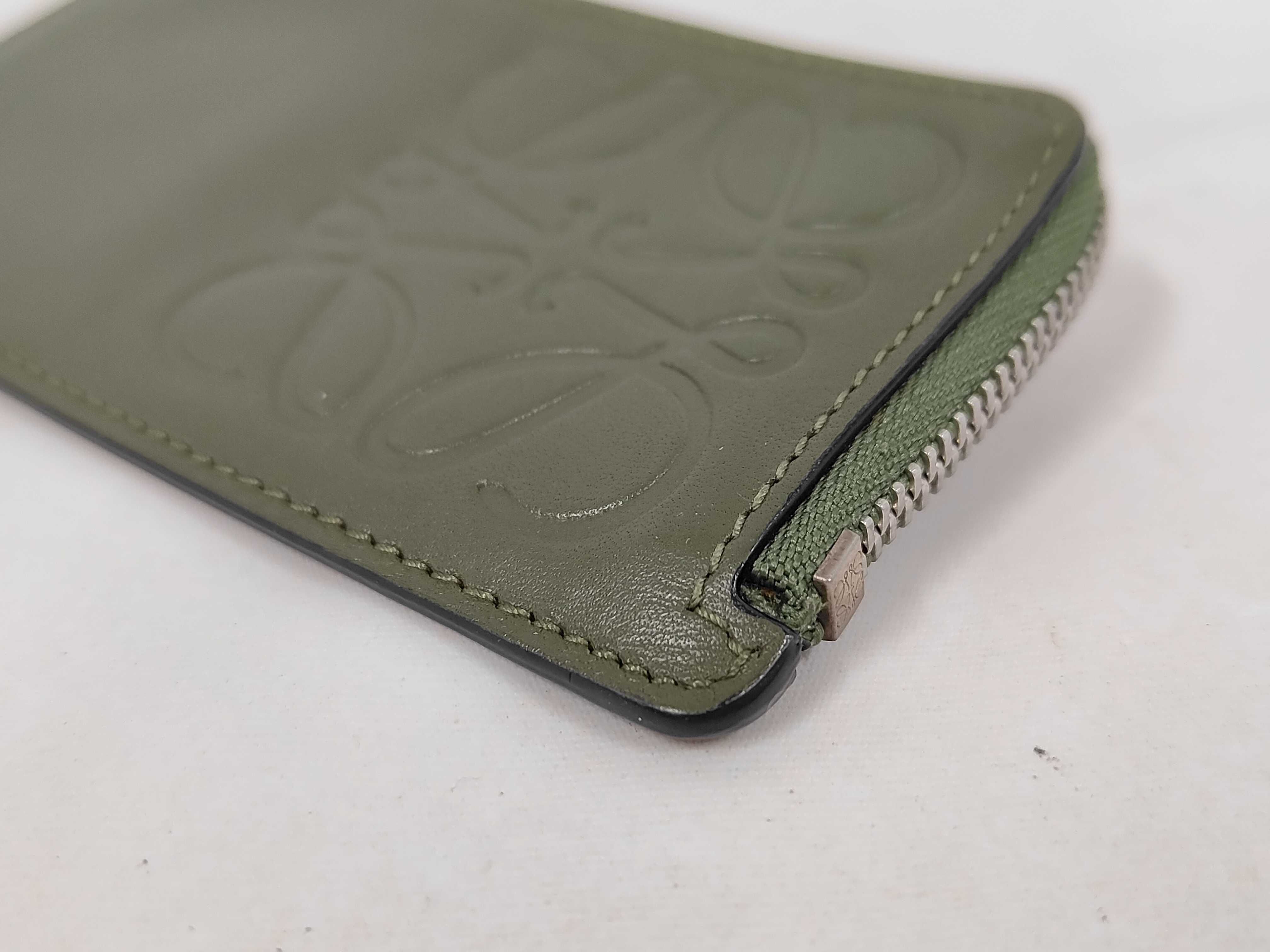 coin case — view 3