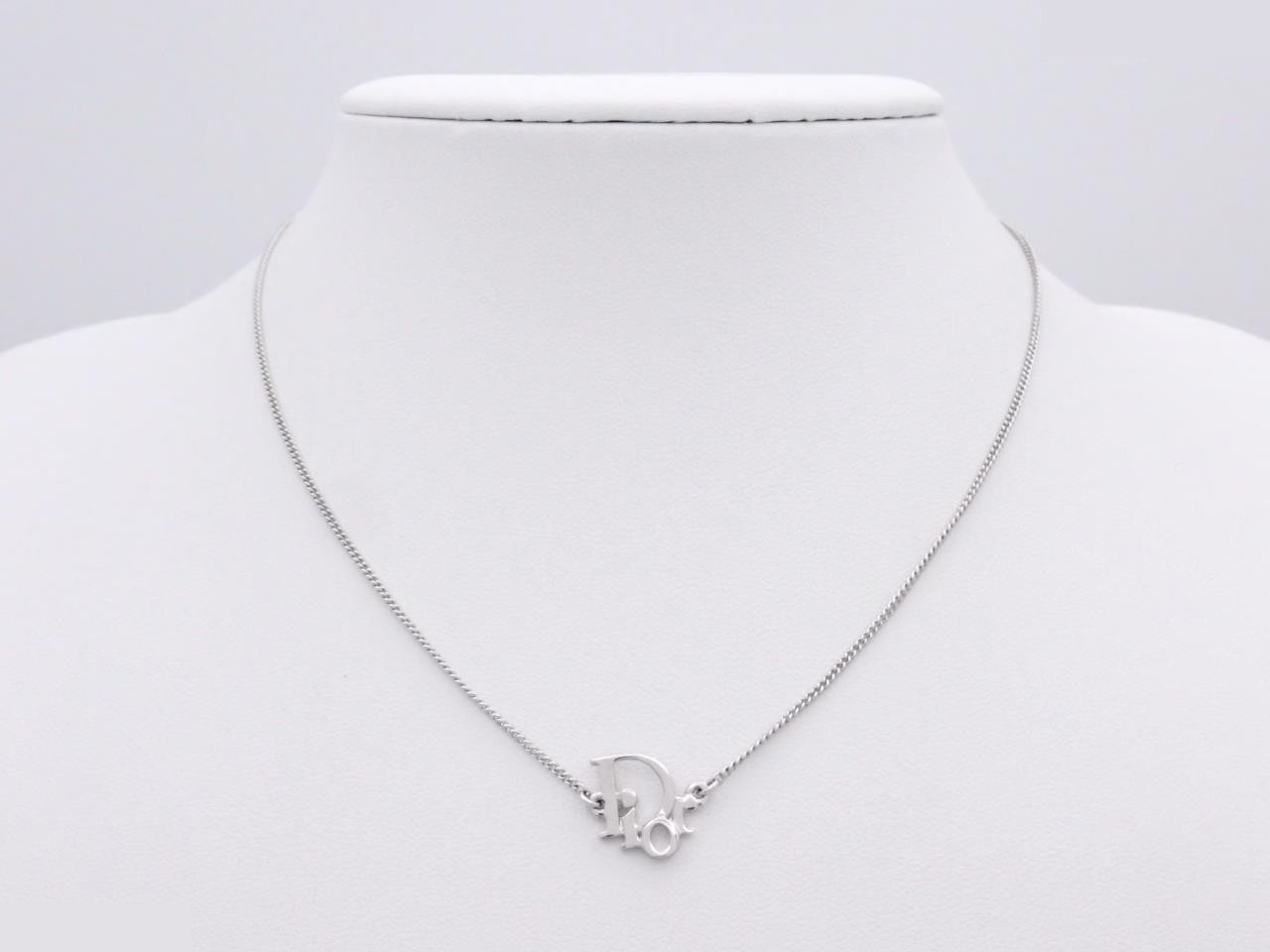 Silver-colored necklace, chain approximately 36cm long. — view 3