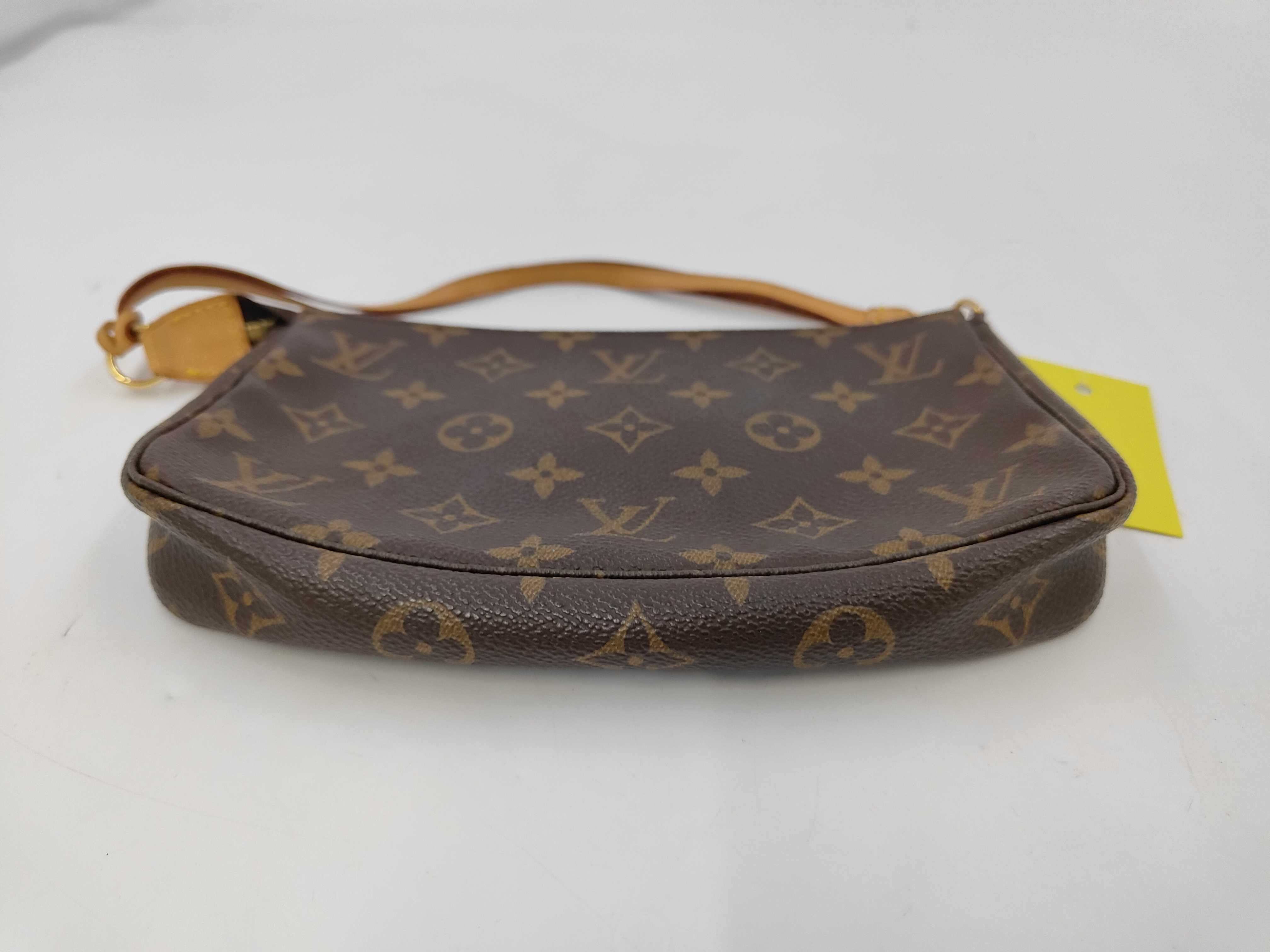 Monogram M40712 Pochette Accessoires Handbag — view 3