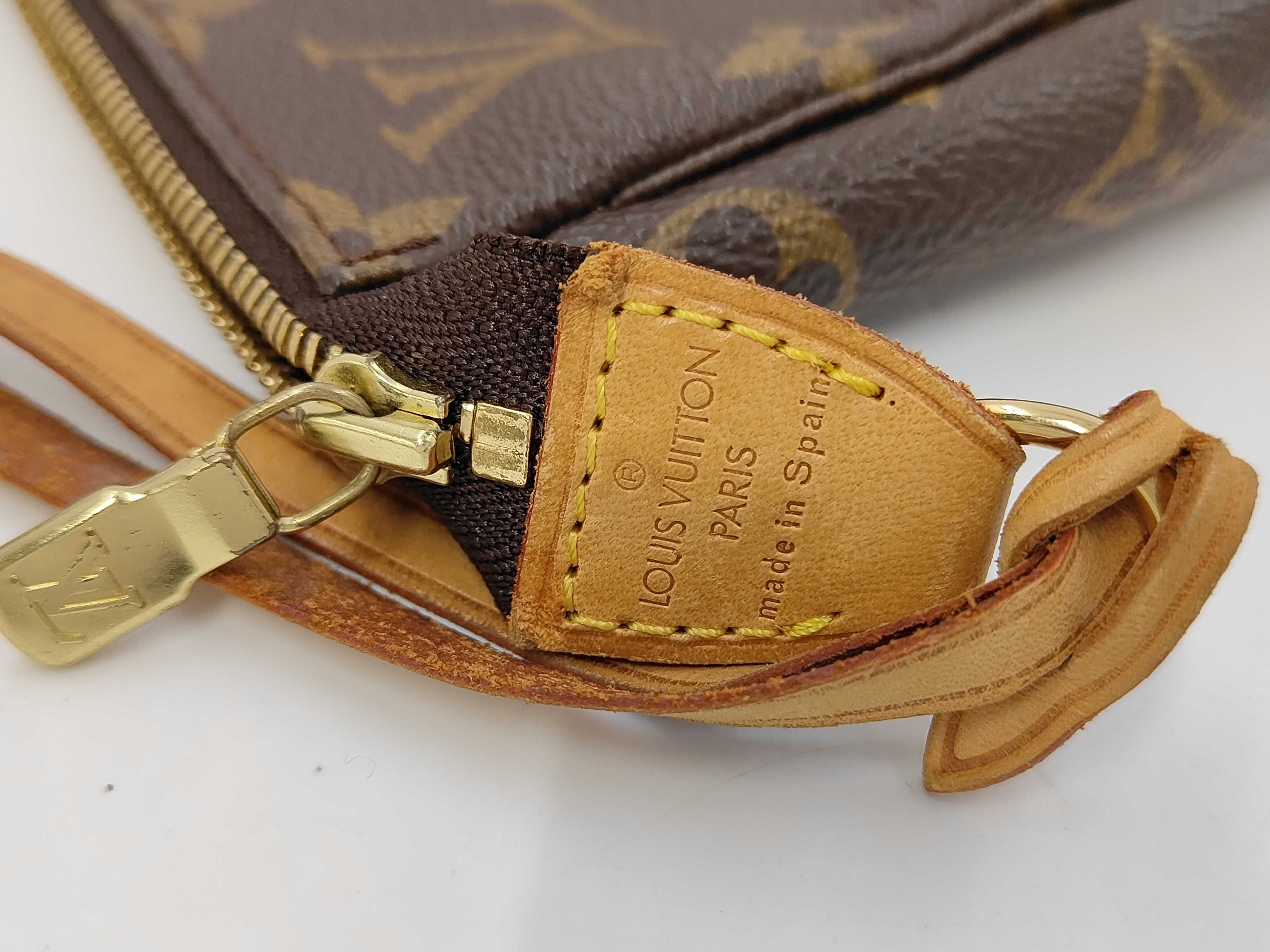 Monogram M40712 Pochette Accessoires Handbag — view 9