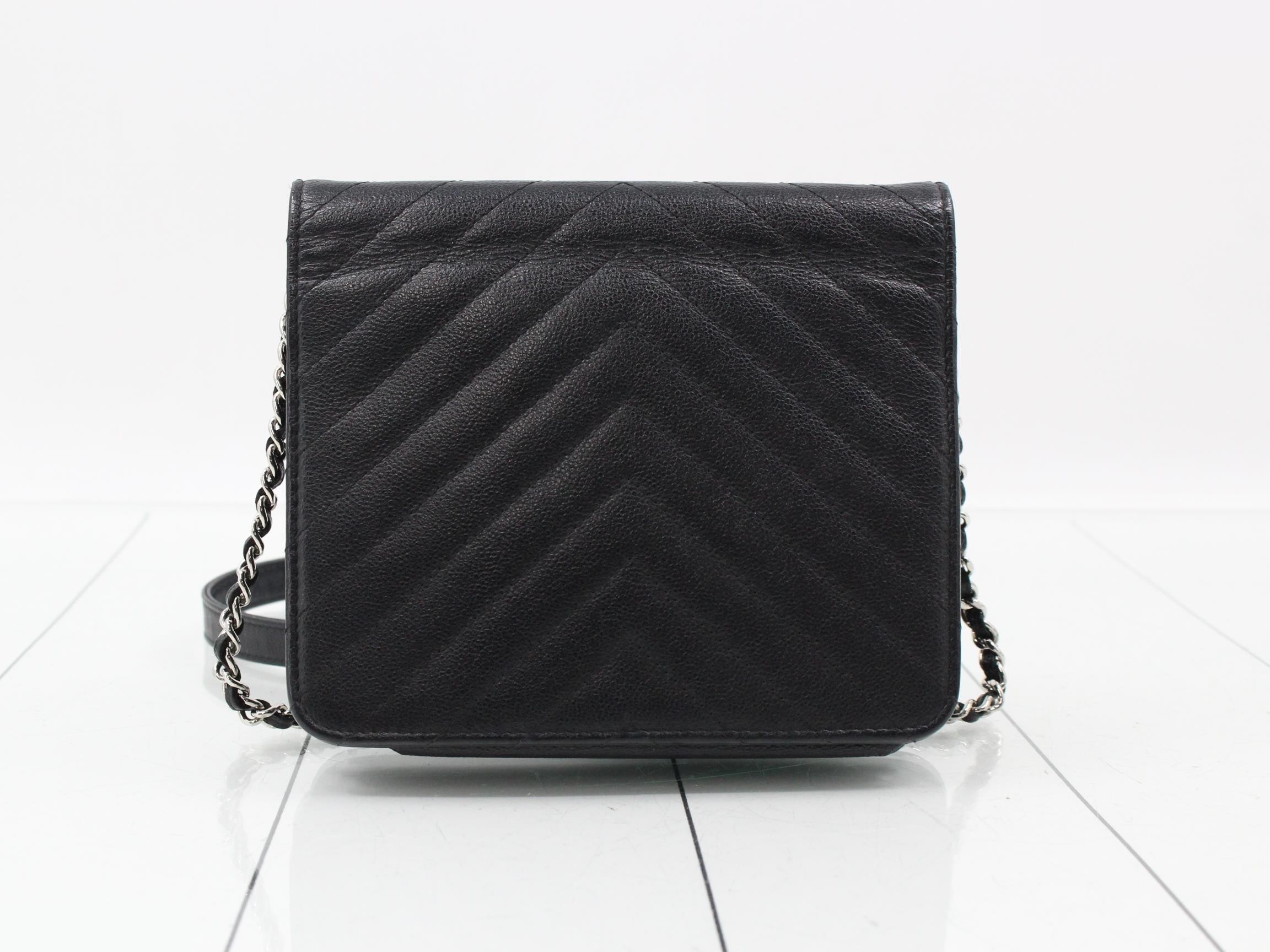 V-stitch caviar leather chain wallet, black — view 2