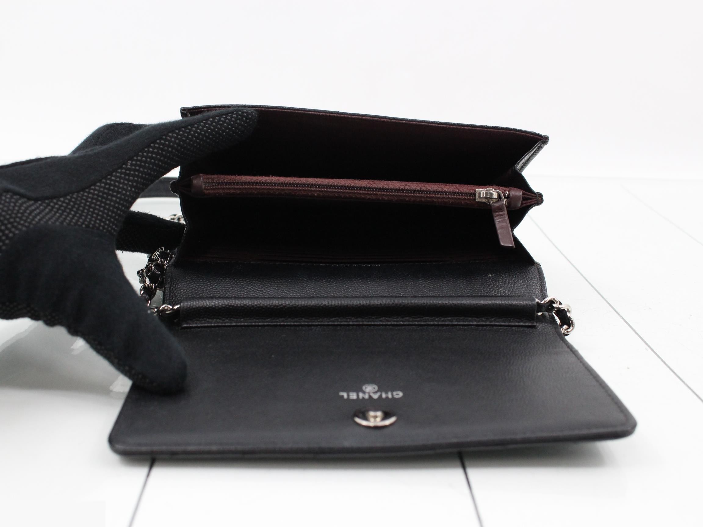 V-stitch caviar leather chain wallet, black — view 4