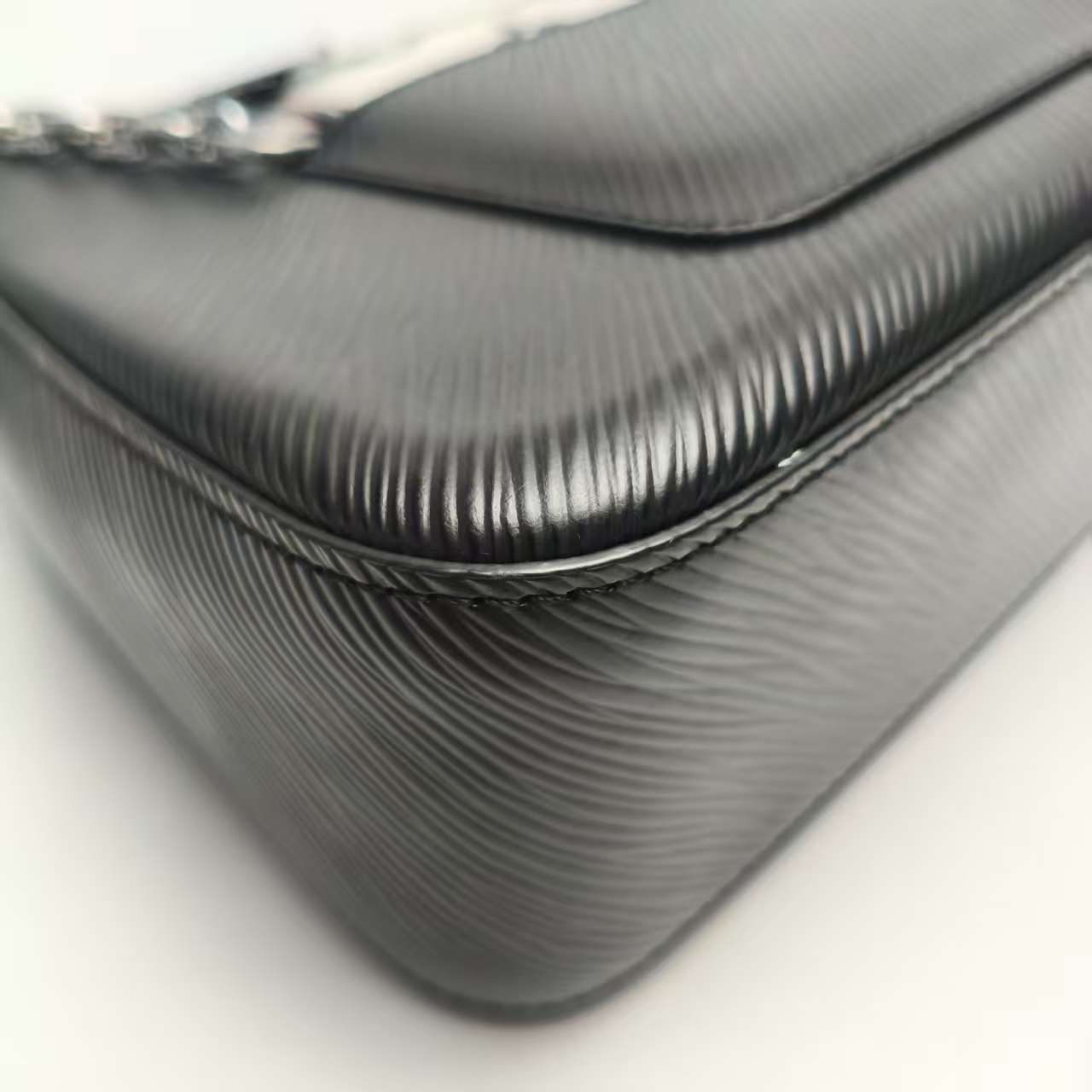 【*Shipped from: China*】LOUIS VUITTON Marelle Leather Shoulder Bag — view 6