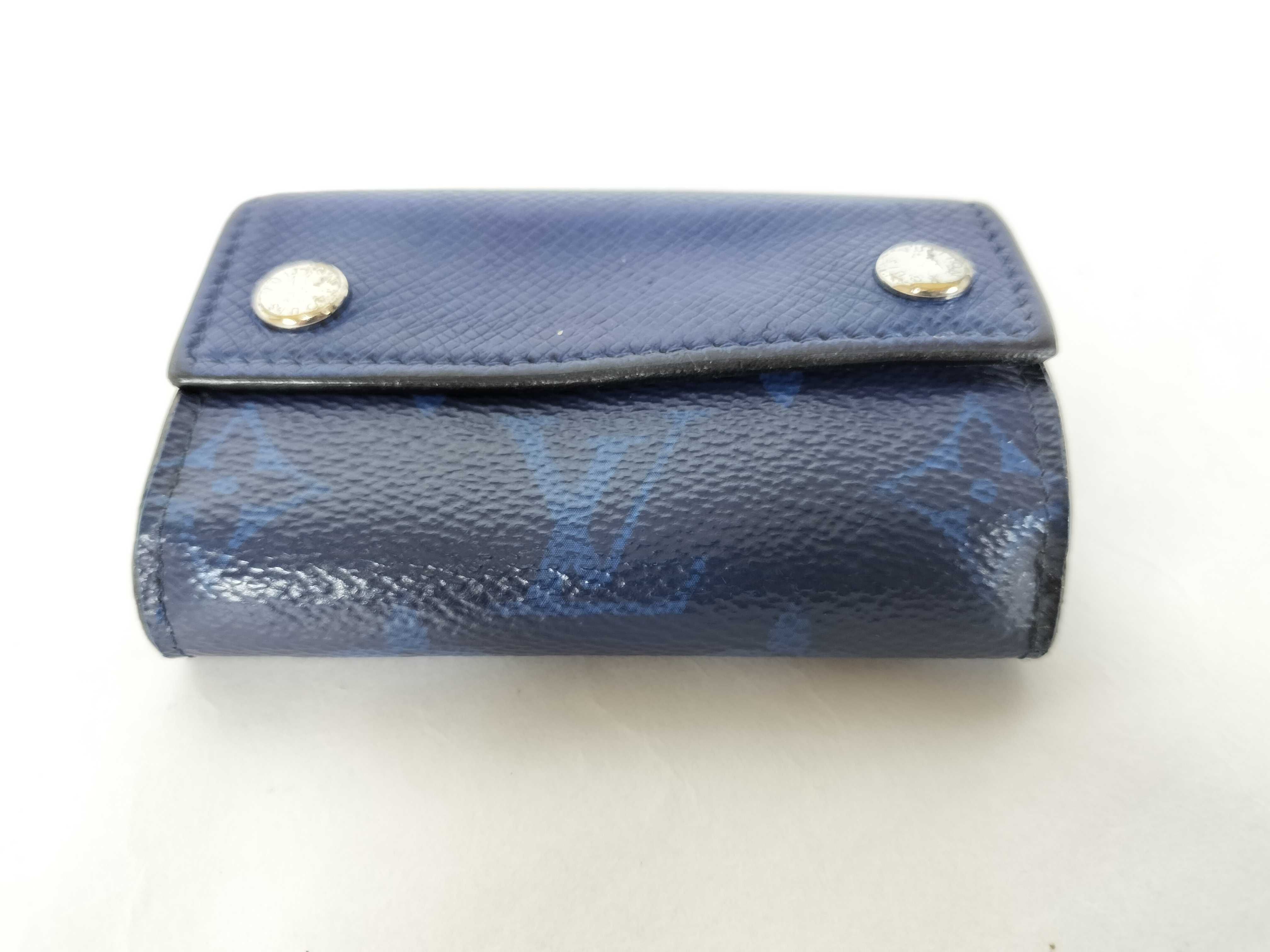 Taiga LV Taigarama Discovery Compact Blue Wallet — view 4