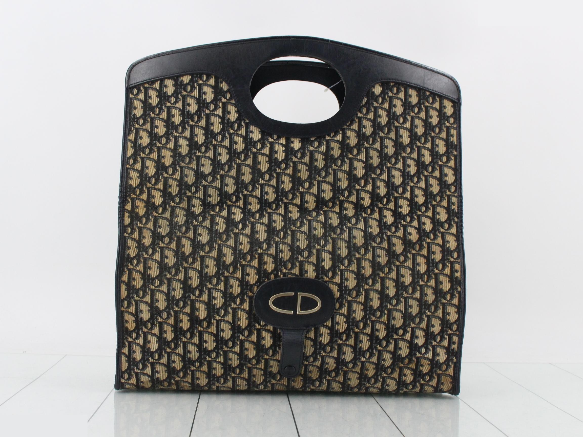 Trotter Clutch Pouch