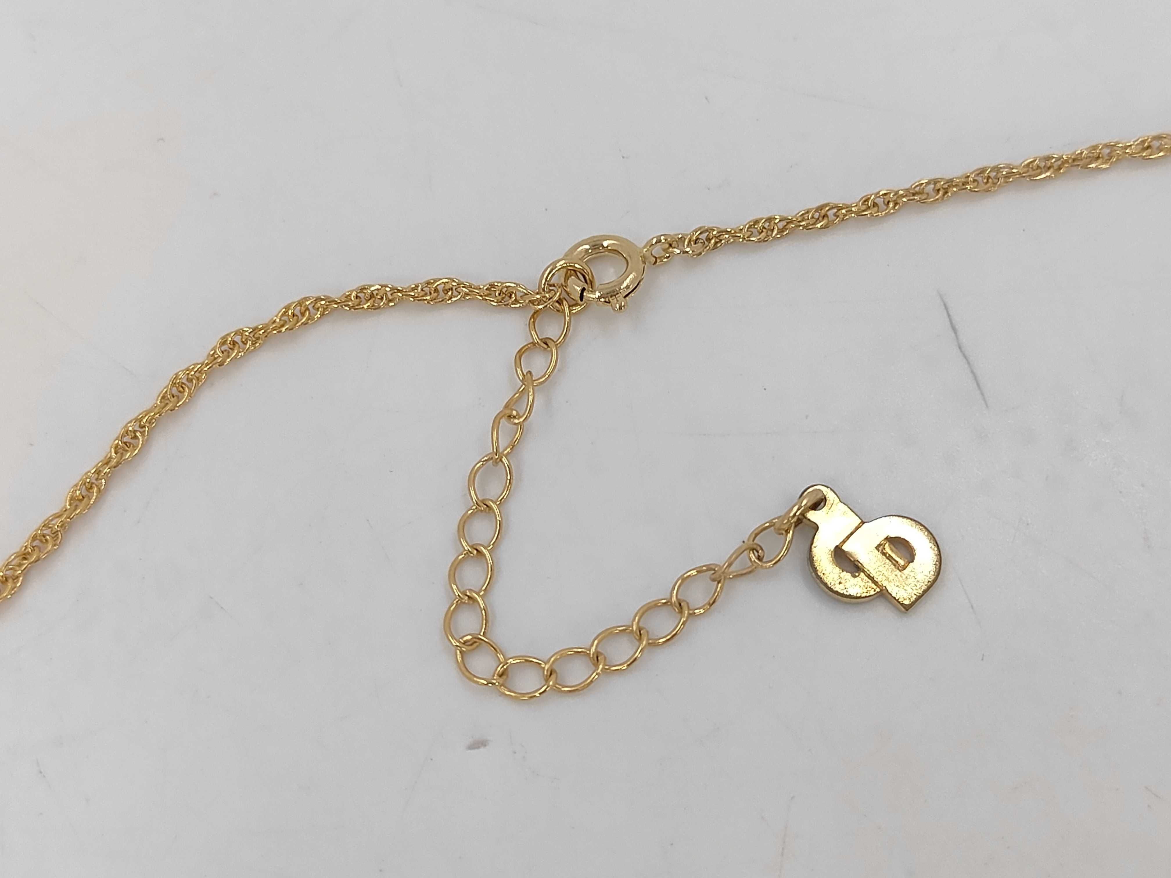 necklace — view 3