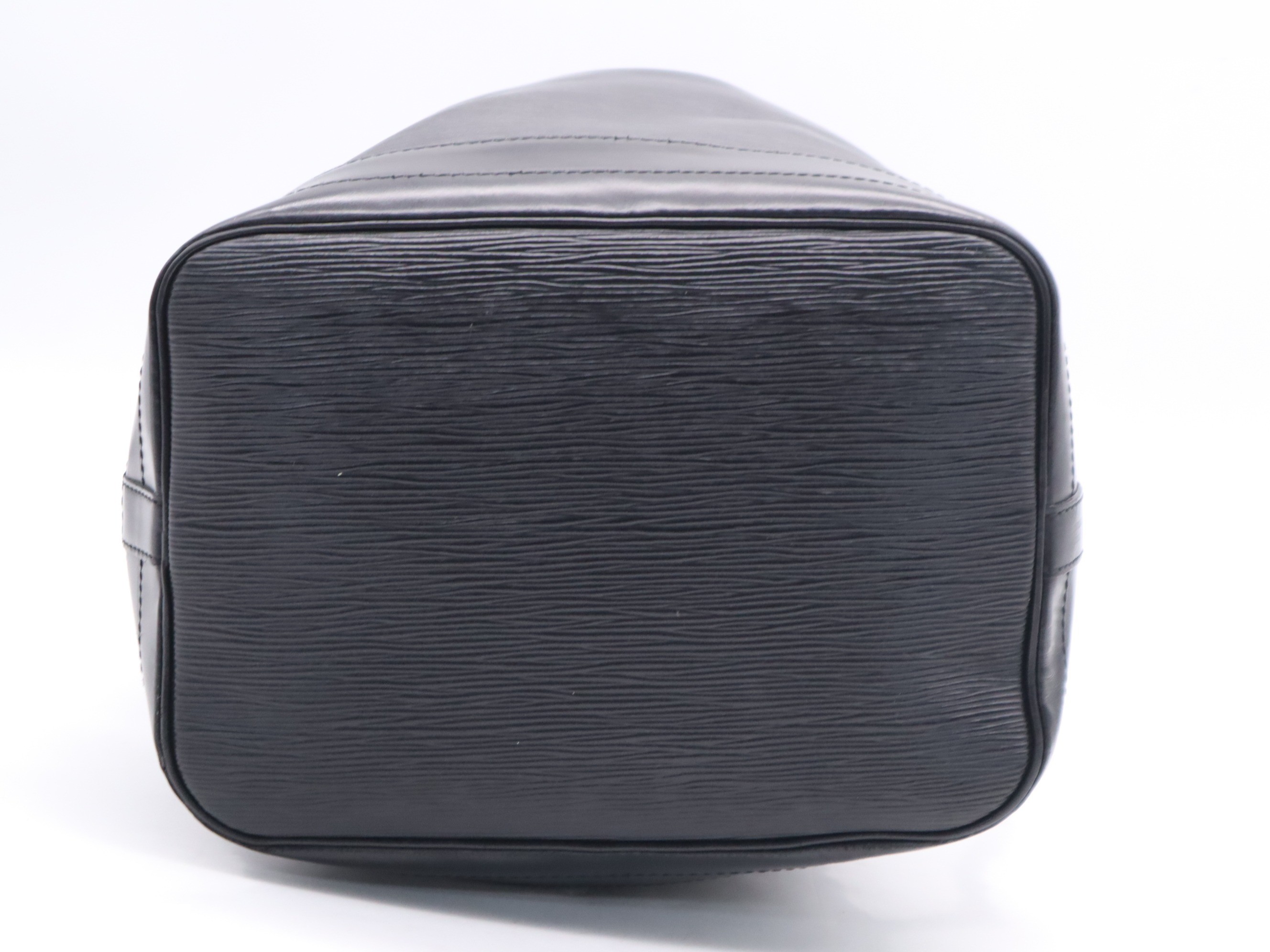 Noé Noir — view 4