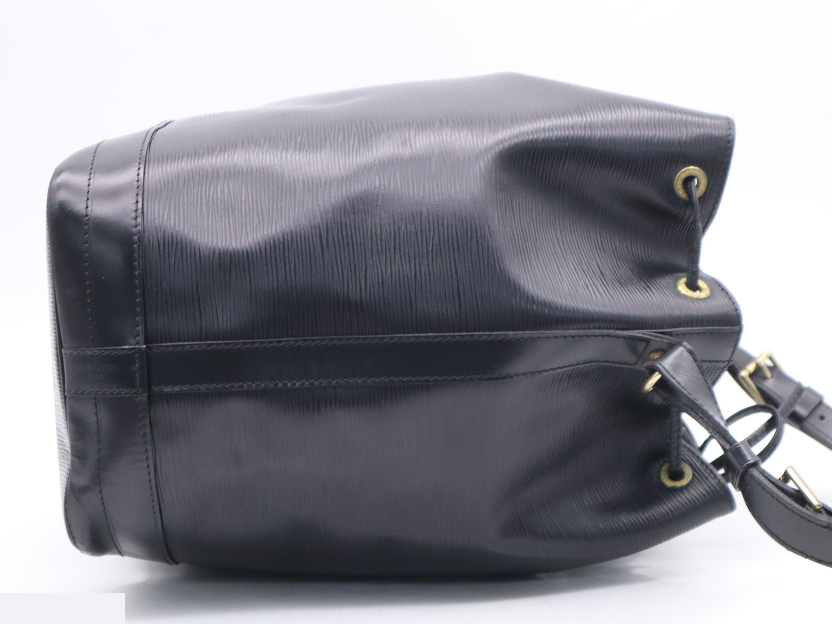 Noé Noir — view 5