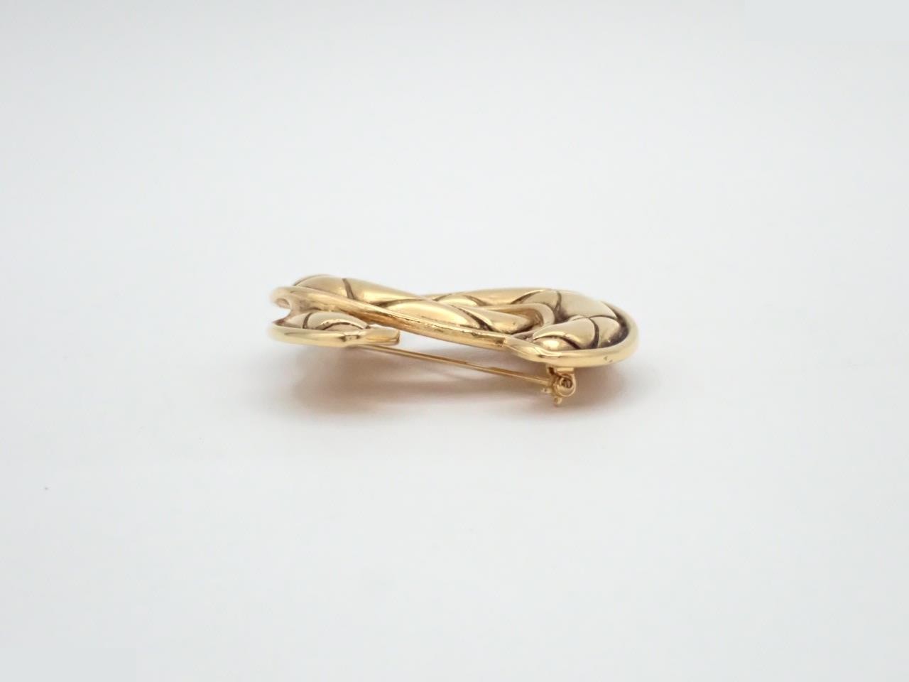 brooch — view 3