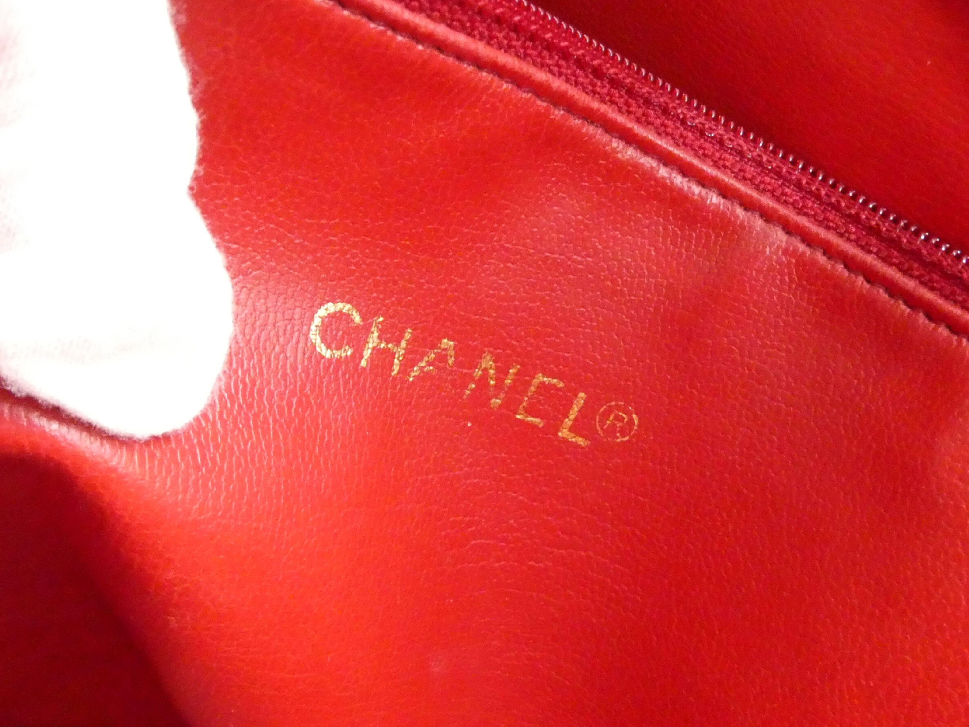 Caviar Skin Coco Mark Turnlock Chain Shoulder Bag — view 8