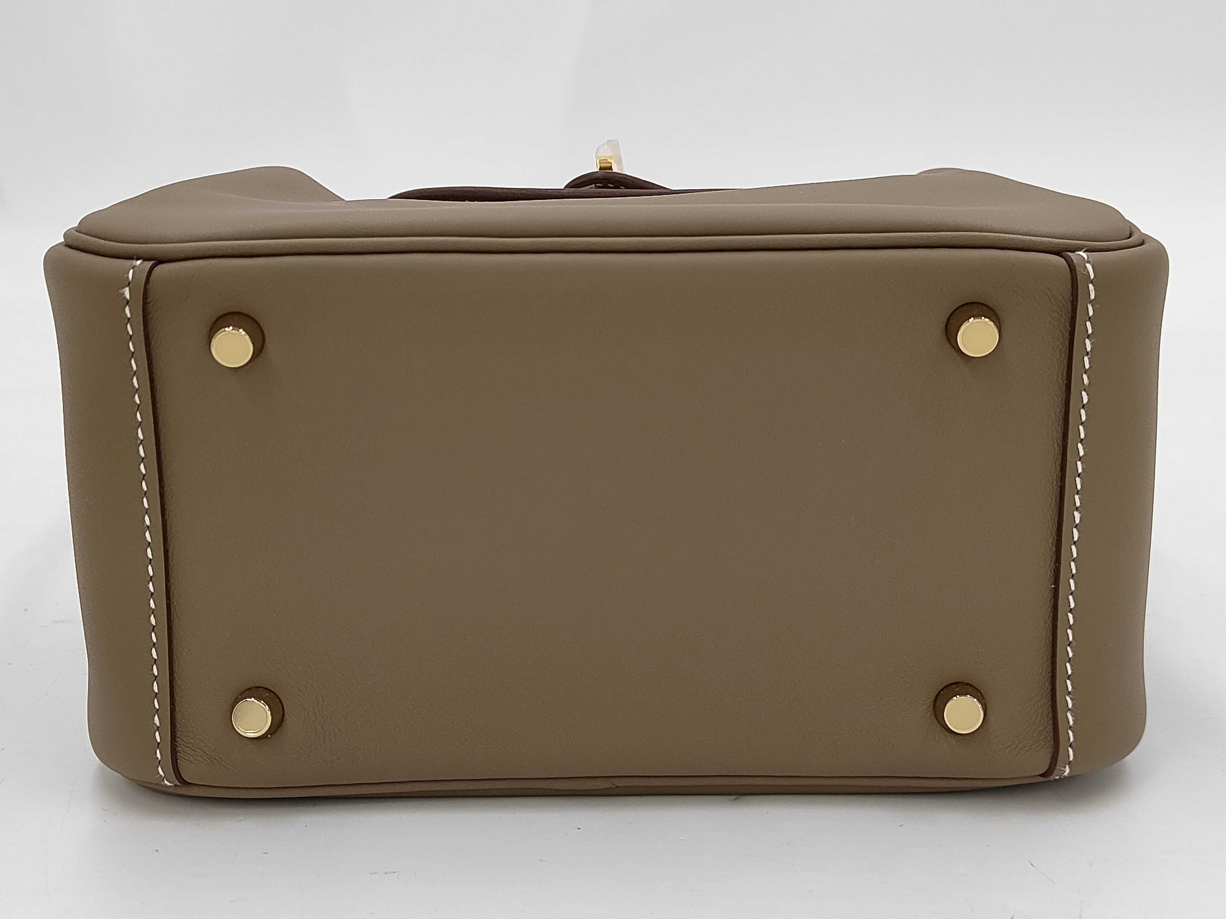 Lindy Mini Handbag, Veau Swift Leather, Etoupe, G Stamp, Shoulder Bag — view 3
