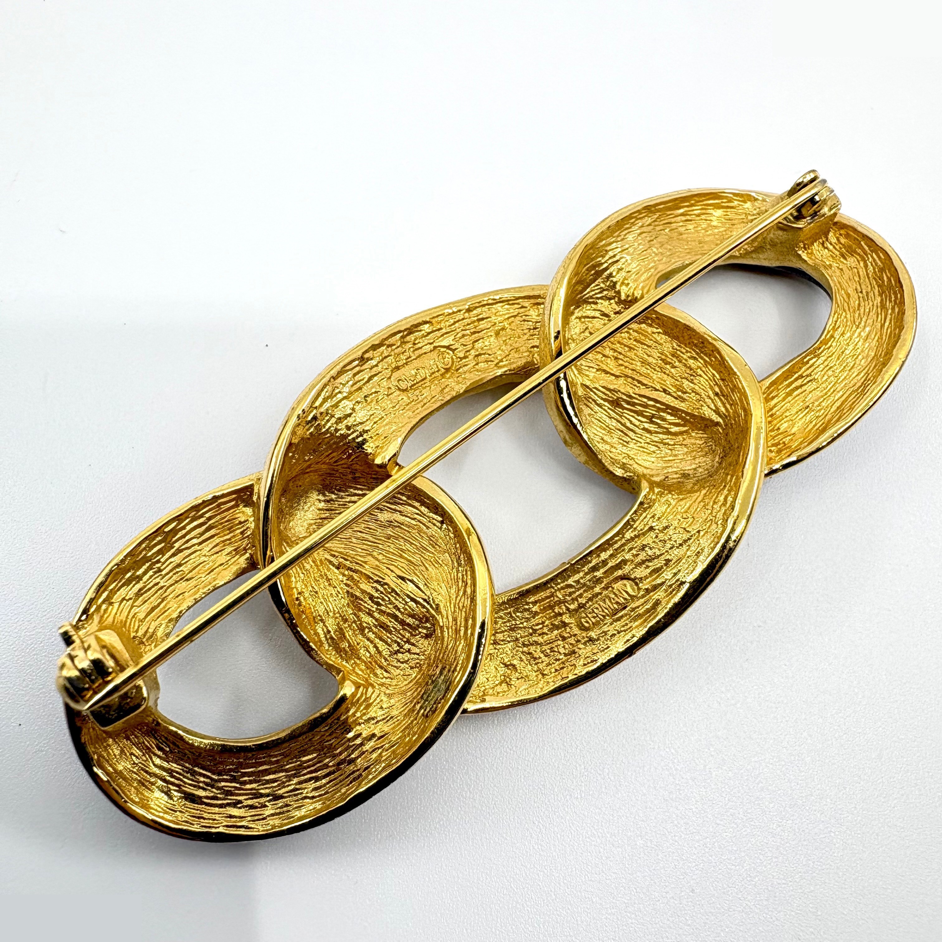 Trotter (precious metal) brooch — view 3