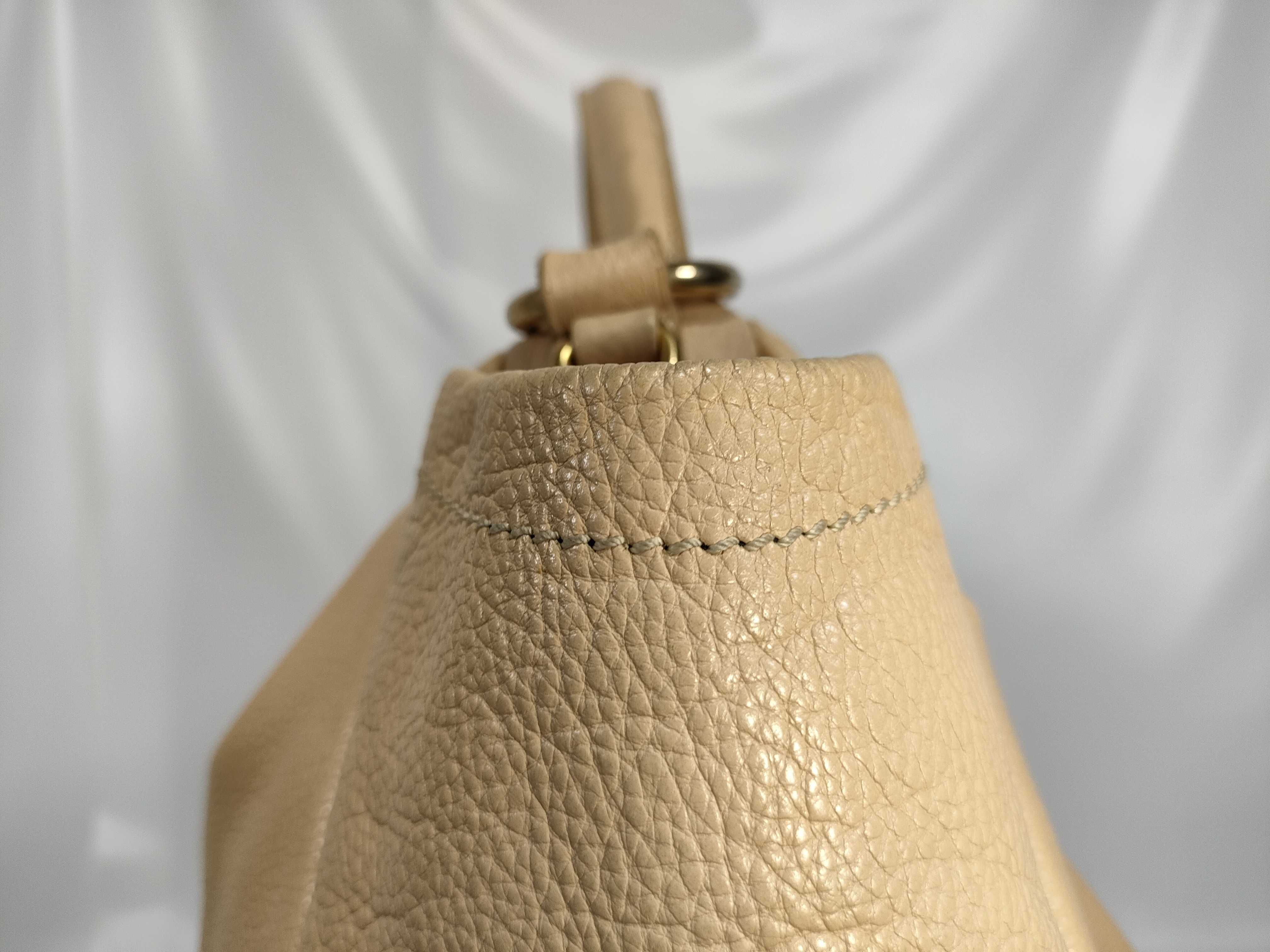 Vitello Daino Leather Shirring Hobo Bag Shoulder Bag — view 12