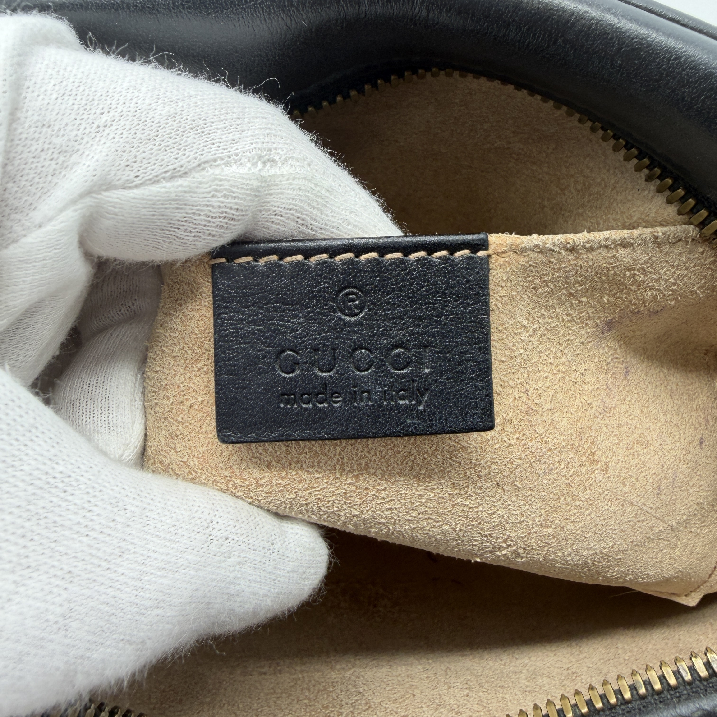 GG Marmont Small Shoulder Bag — view 11