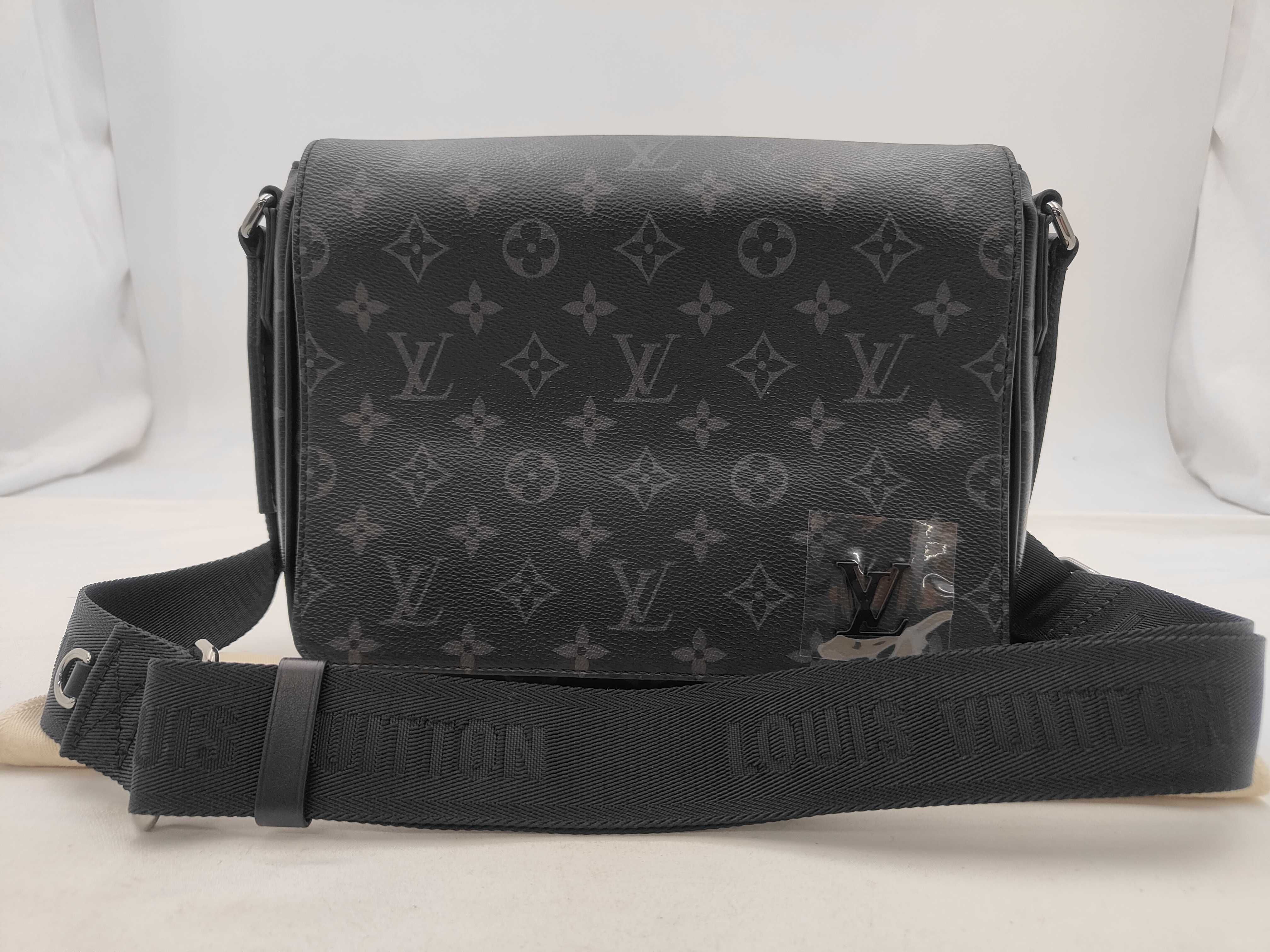 M46255 Eclipse District PM NV3 Shoulder Bag
