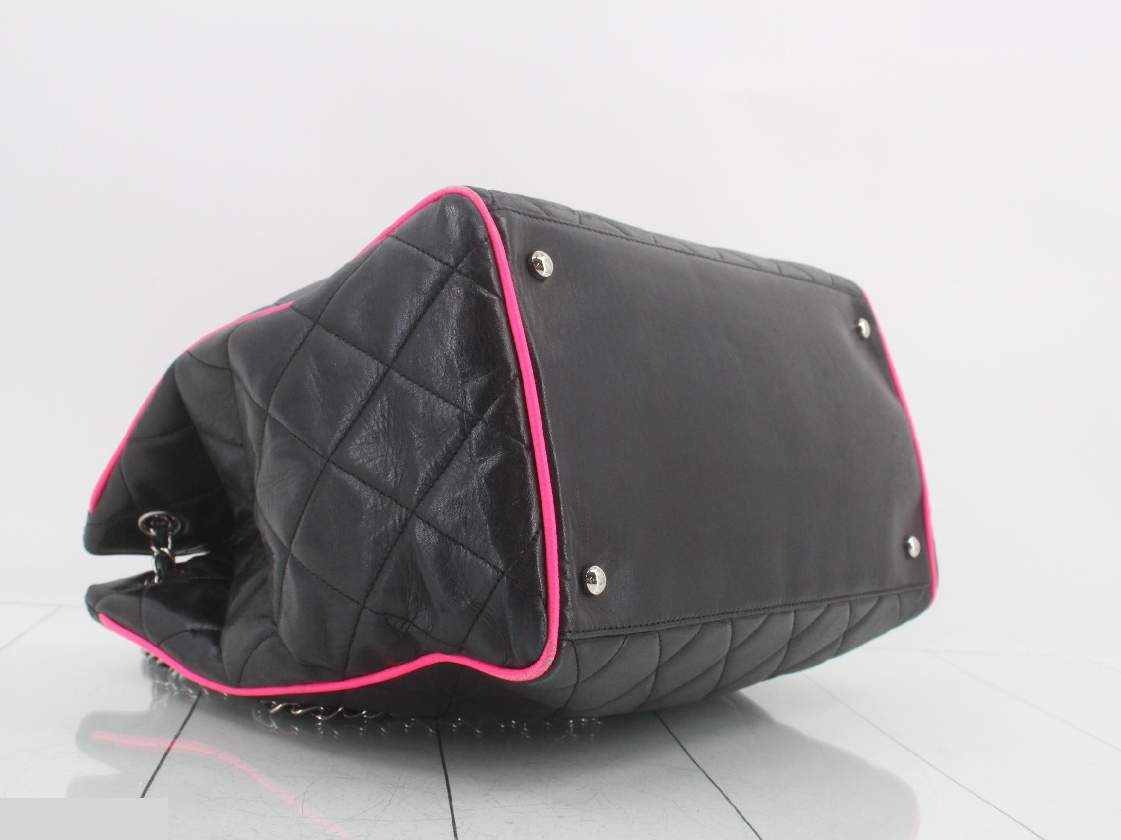 Matelassé Classic Chain Shopping Bag, Lambskin, Black x Pink, Series 12 — view 5