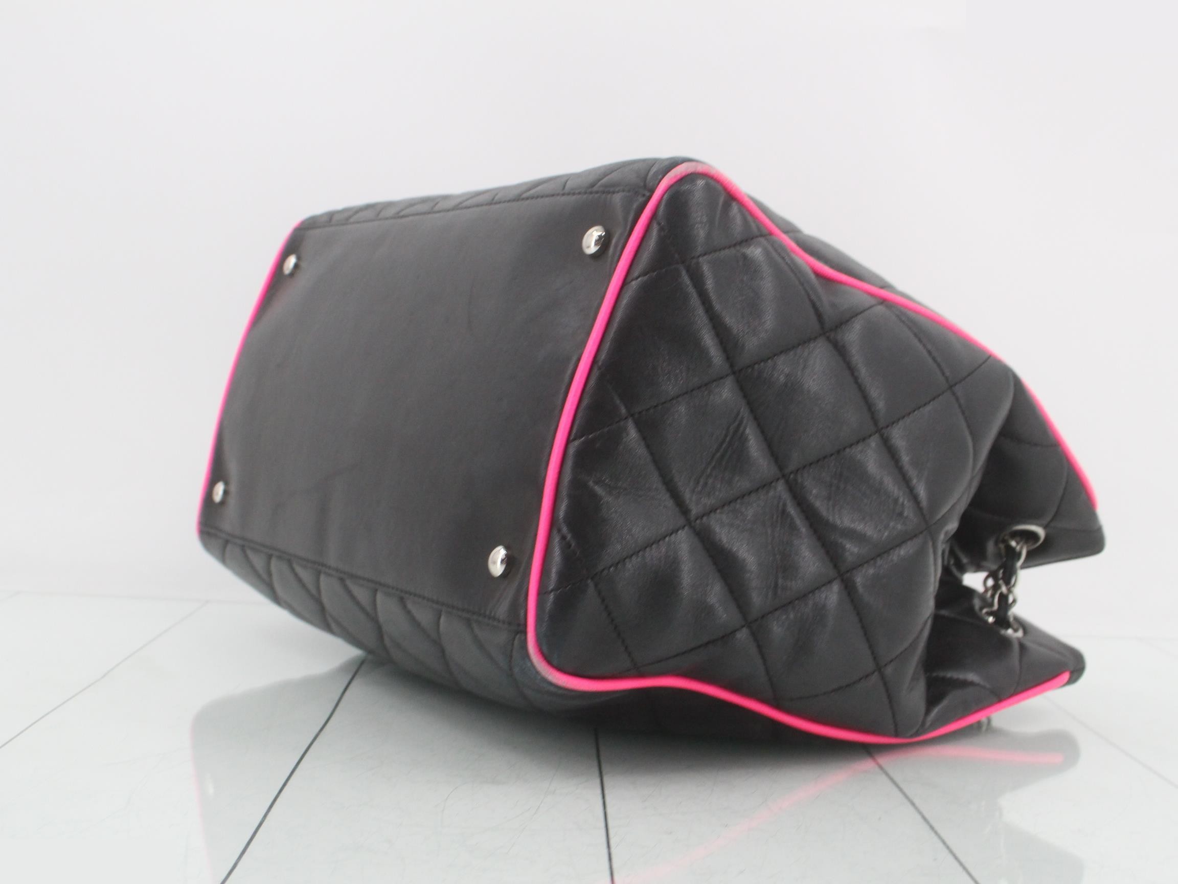 Matelassé Classic Chain Shopping Bag, Lambskin, Black x Pink, Series 12 — view 6
