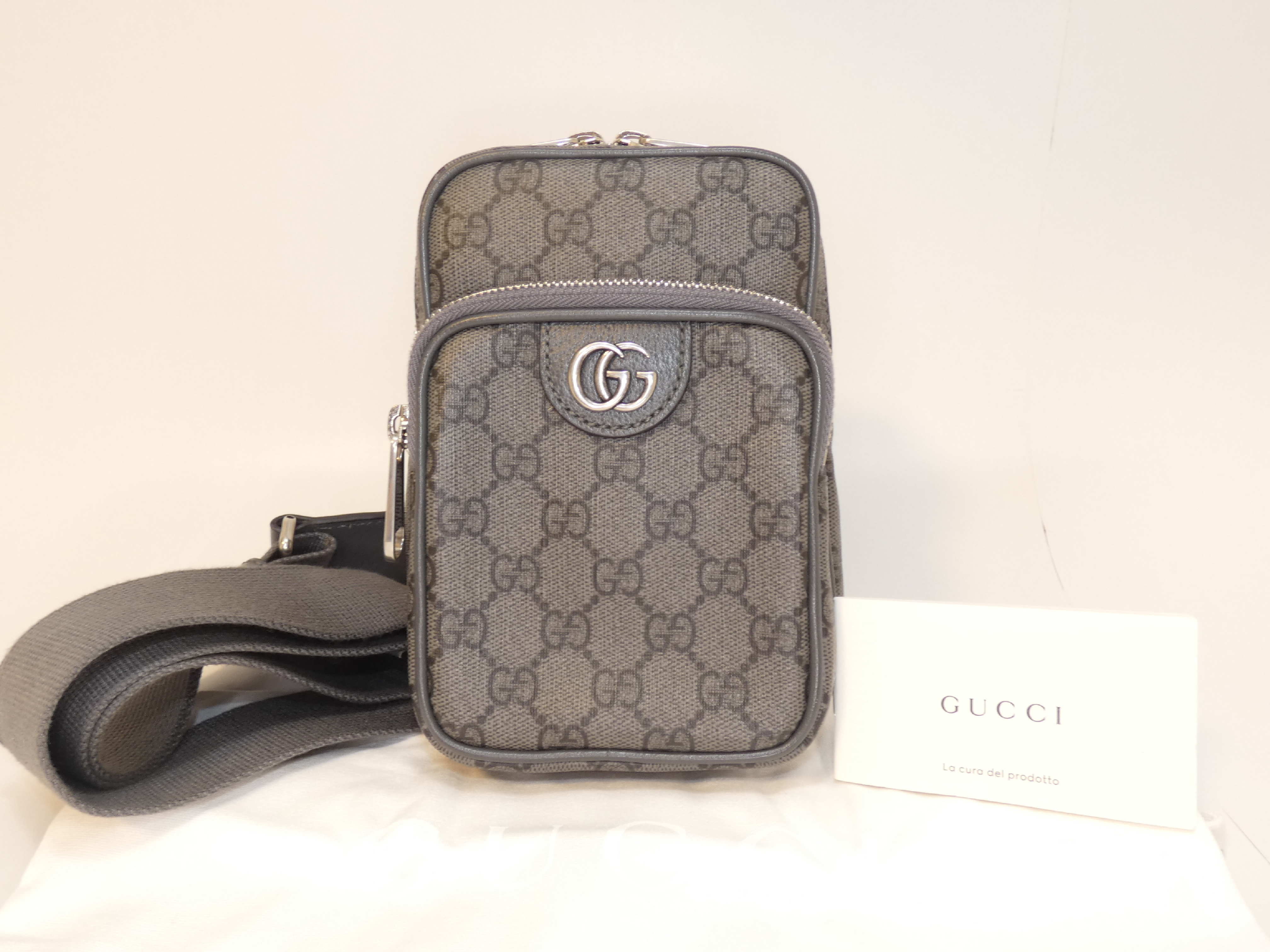 Marmont GG Supreme Shoulder Bag