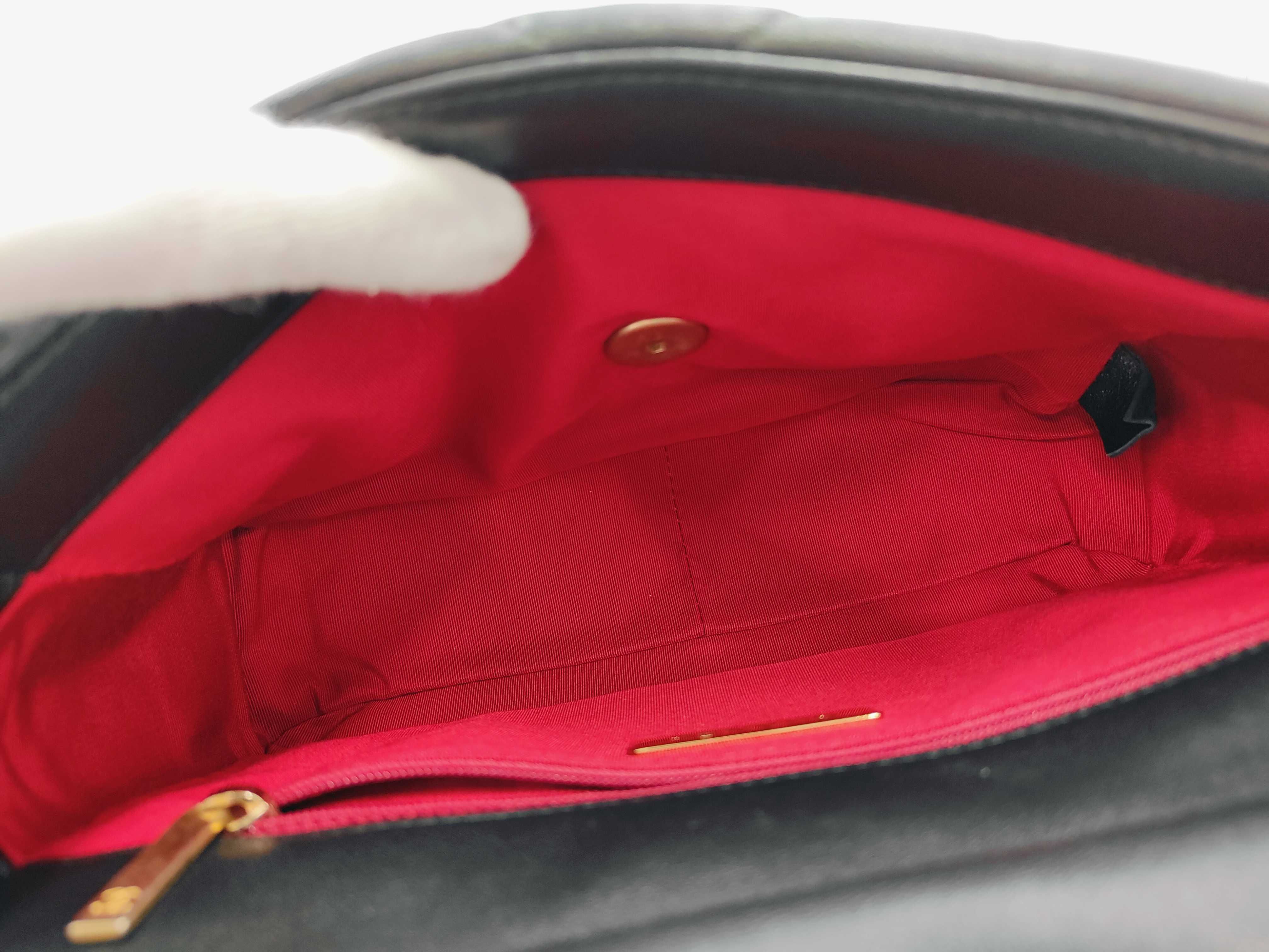 19 Bag, Black Quilted Lambskin, Small, Gold Hardware, Serial No. 31, with Card, Shoulder Bag — view 9