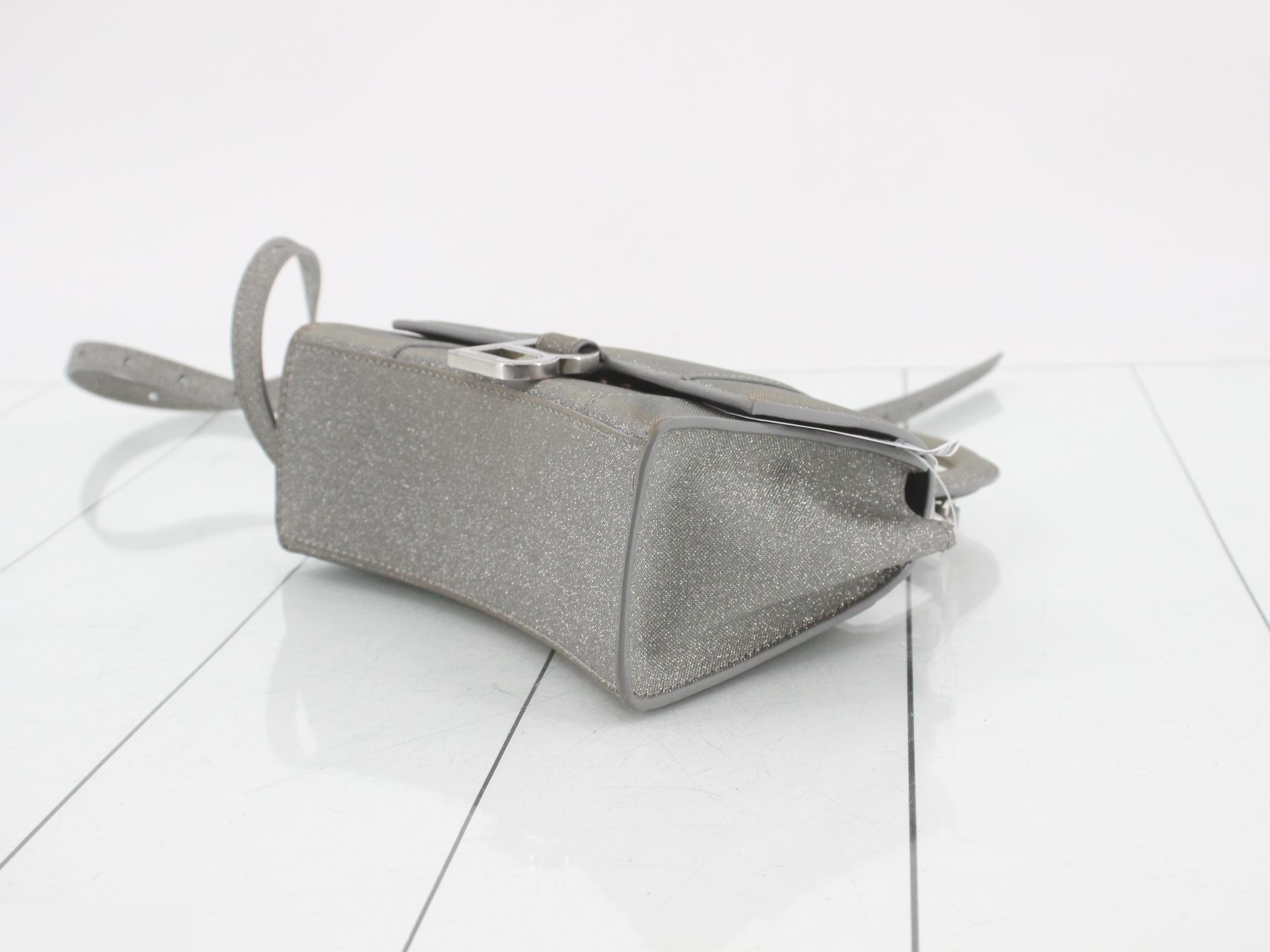 Louis Vuitton Hourglass Grey Glitter Shoulder Bag — view 6