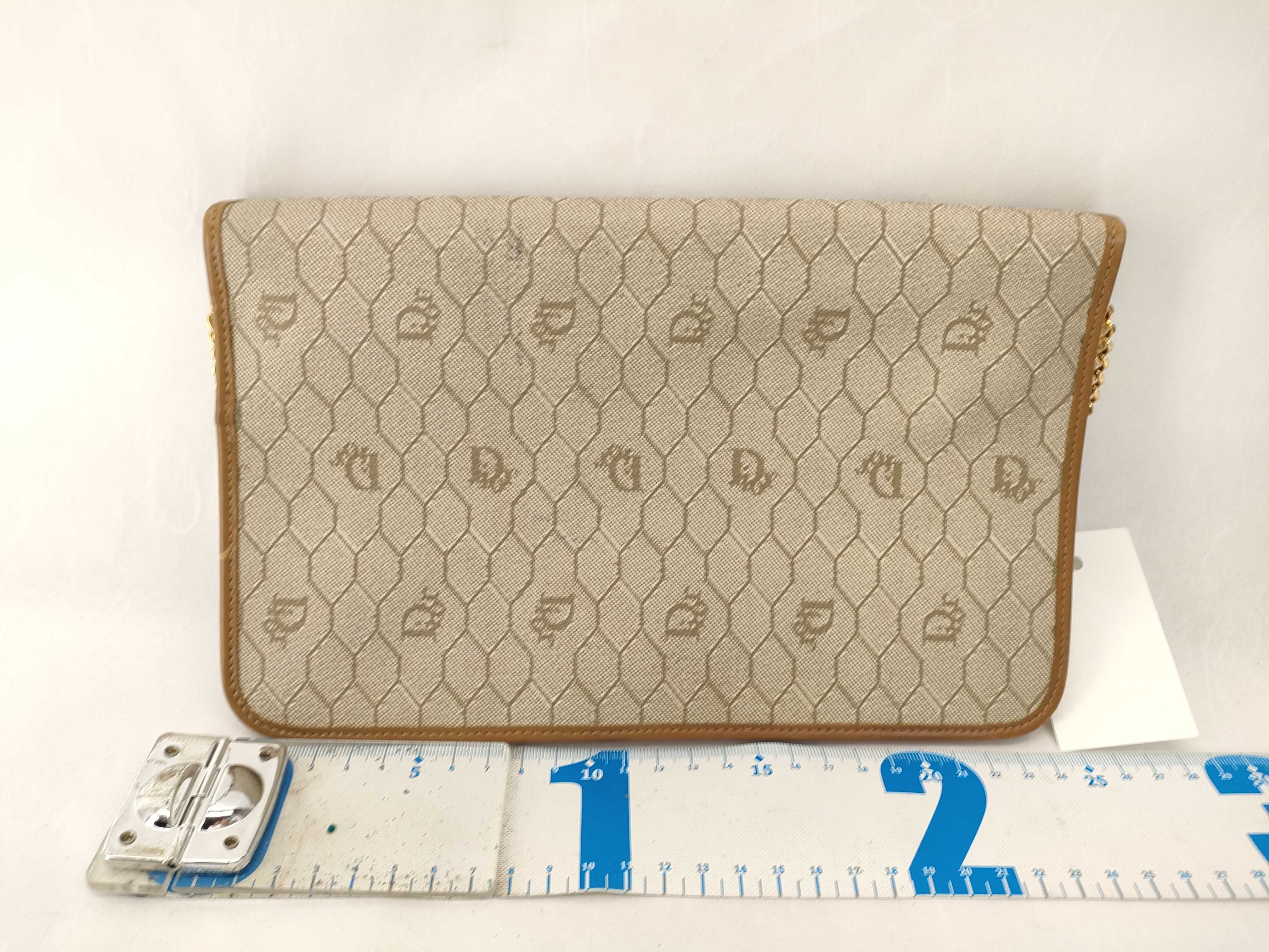 Trotter Chain Honeycomb Pattern Shoulder Bag — view 2