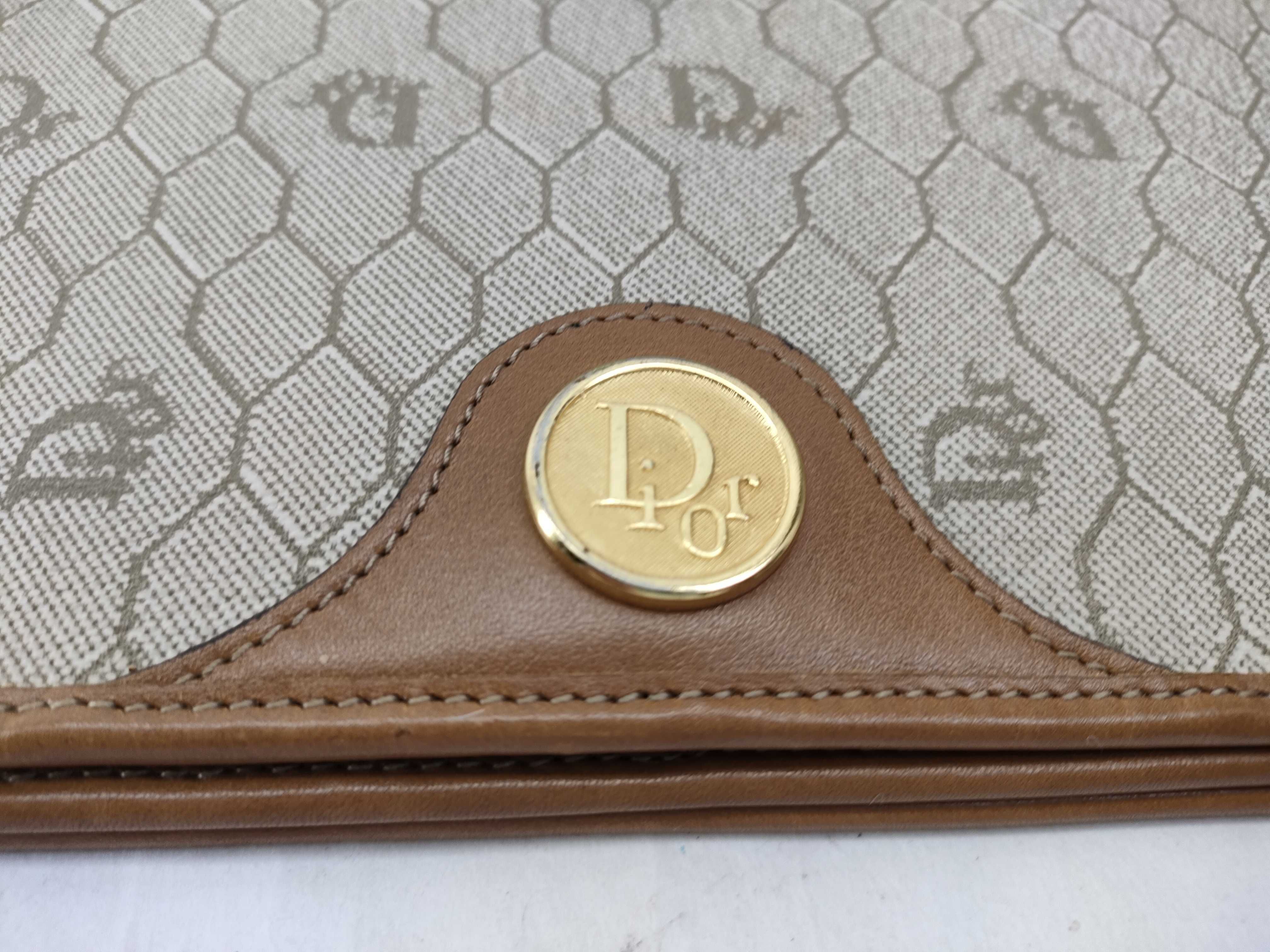 Trotter Chain Honeycomb Pattern Shoulder Bag — view 5