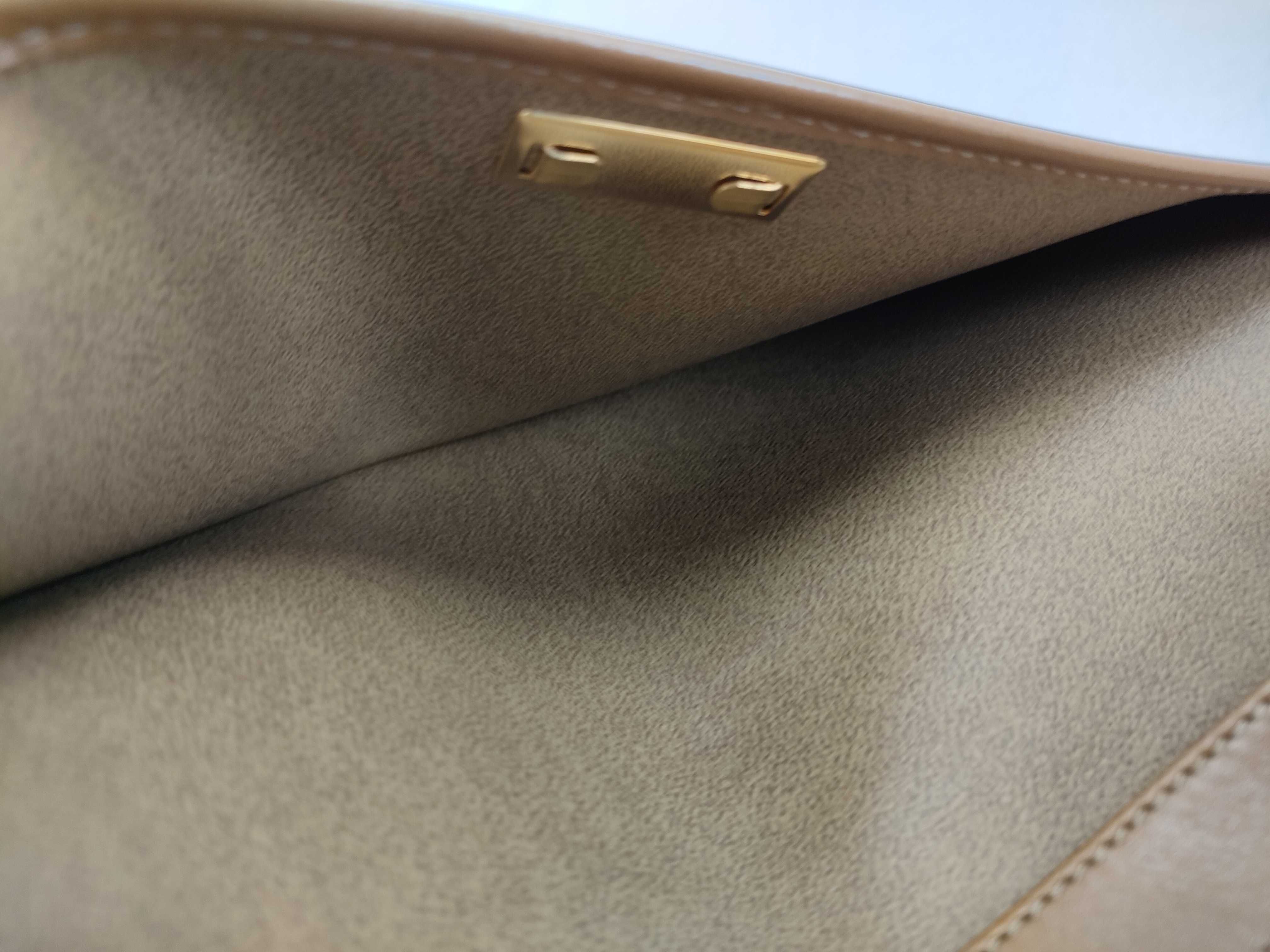 Trotter Chain Honeycomb Pattern Shoulder Bag — view 8