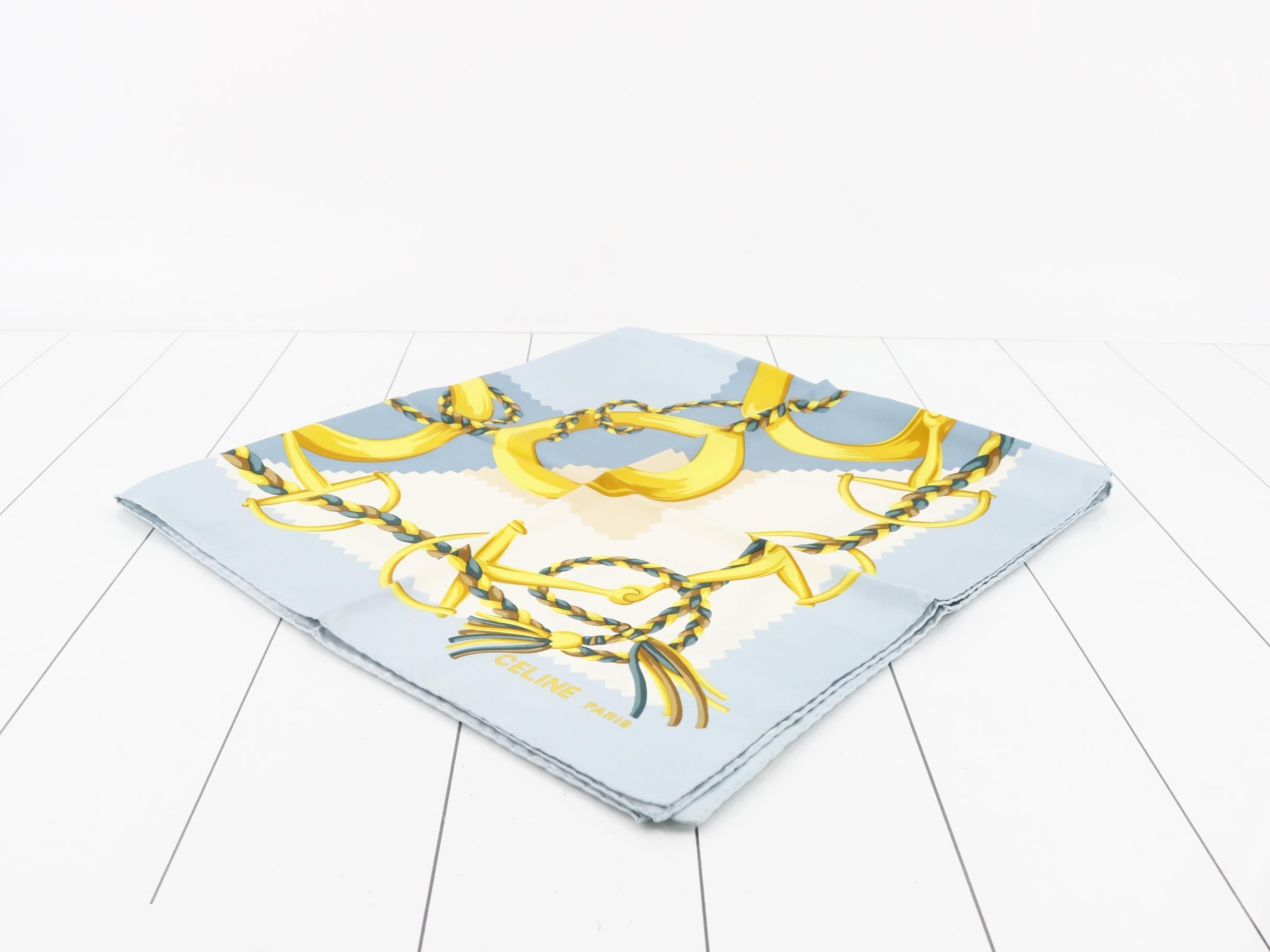 Large scarf