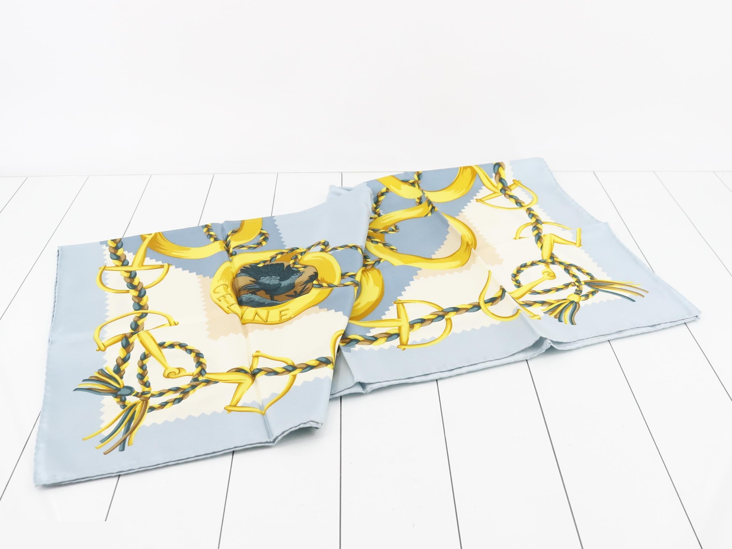 Large scarf — view 3