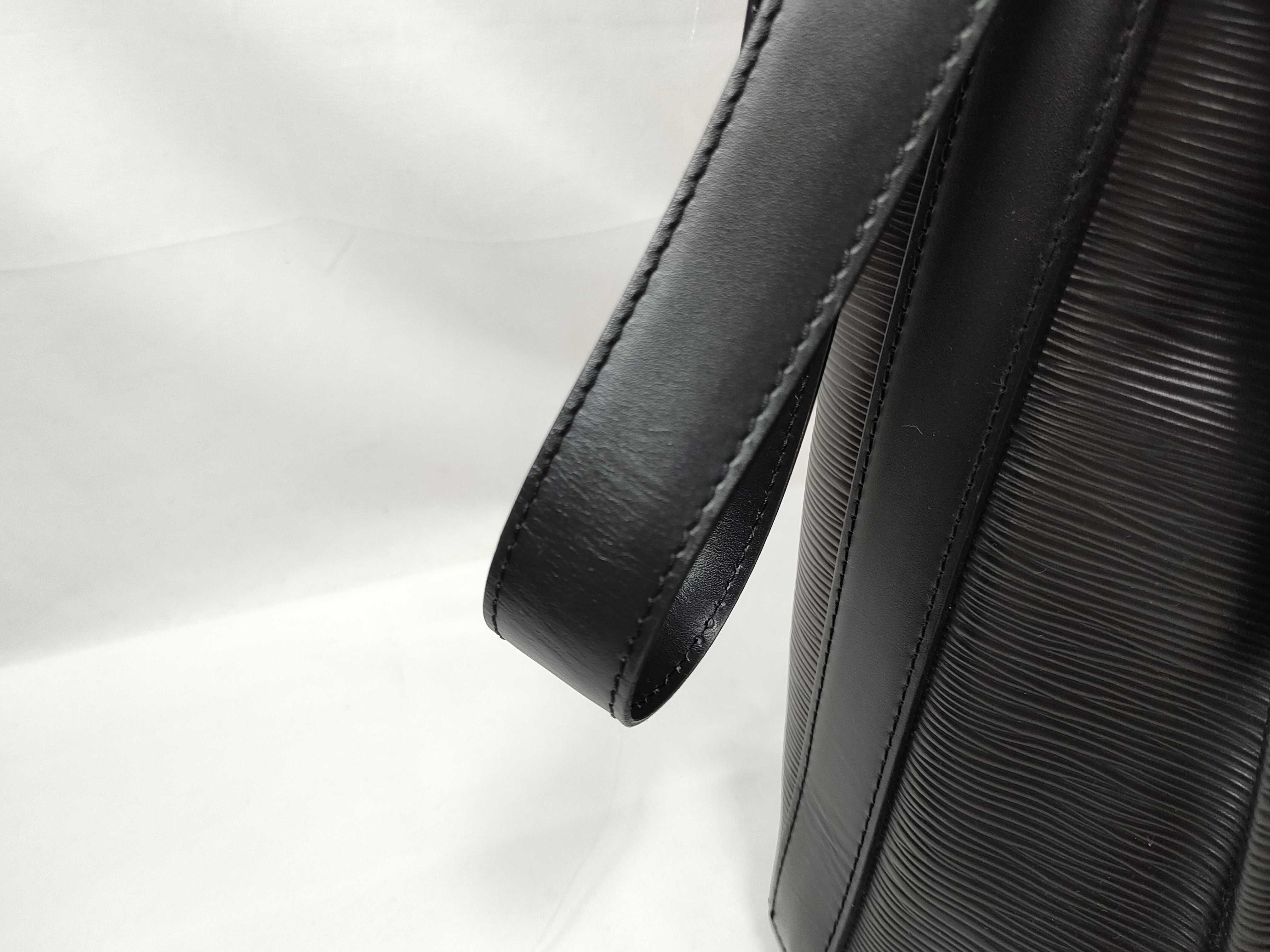 Epi LV Epi Sac Depaule GM Shoulder Bag M80155 Black Shoulder Bag — view 3