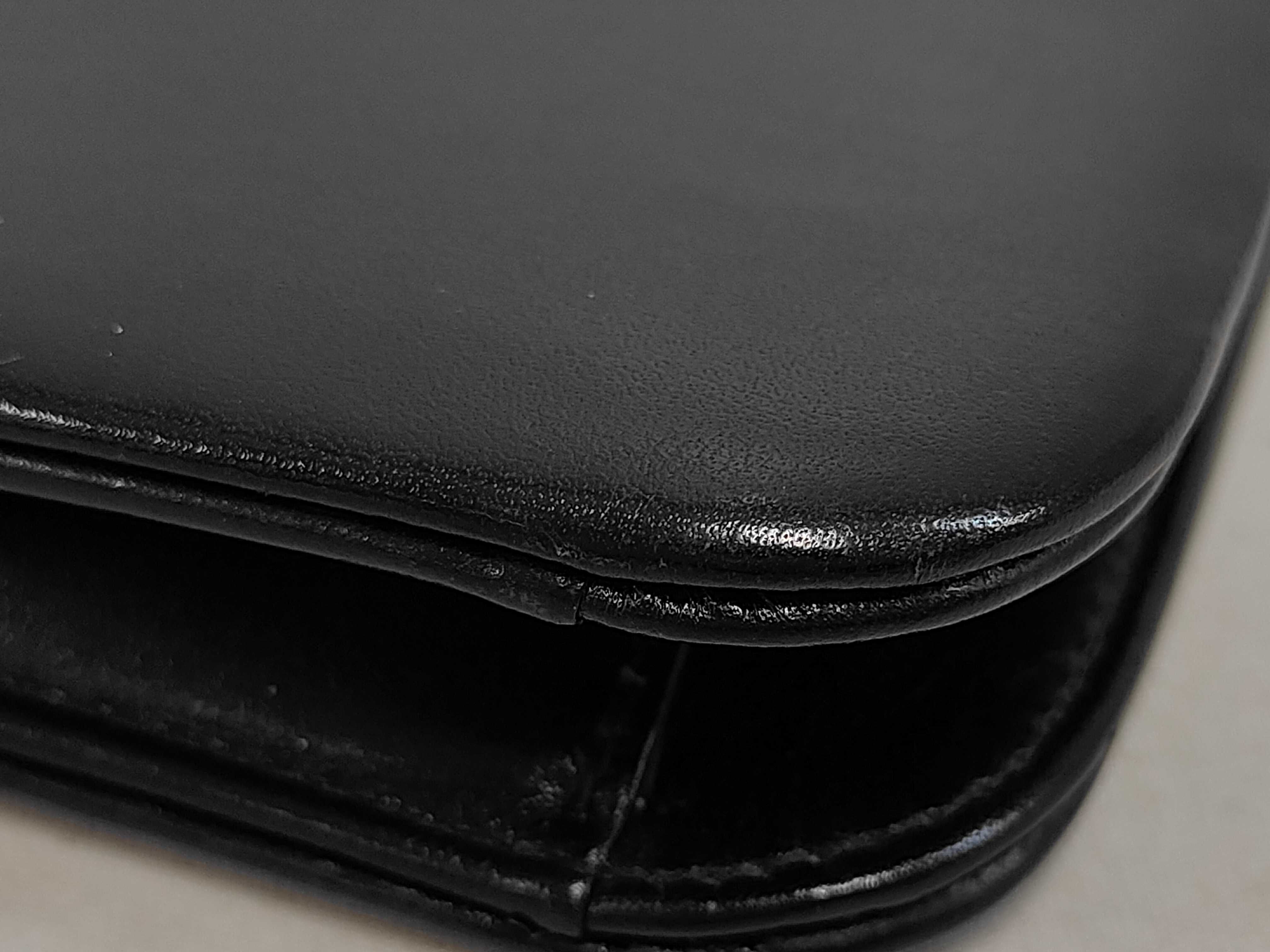 shoulder bag, chain shoulder strap, logo, leather, black shoulder bag — view 3