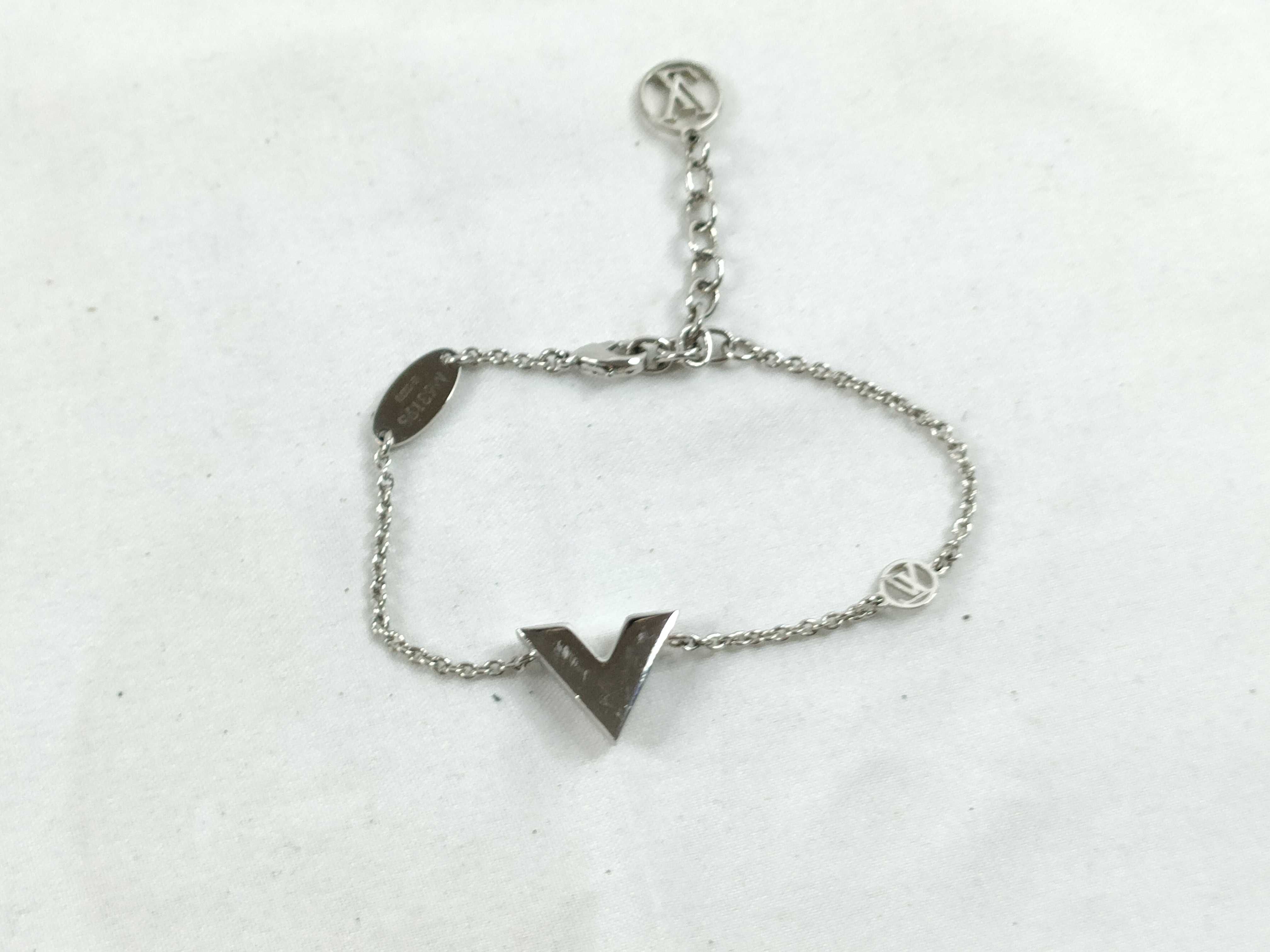 Essential V Bracelet, Silver Tone, M63198 (Bracelet/Bangle) — view 2