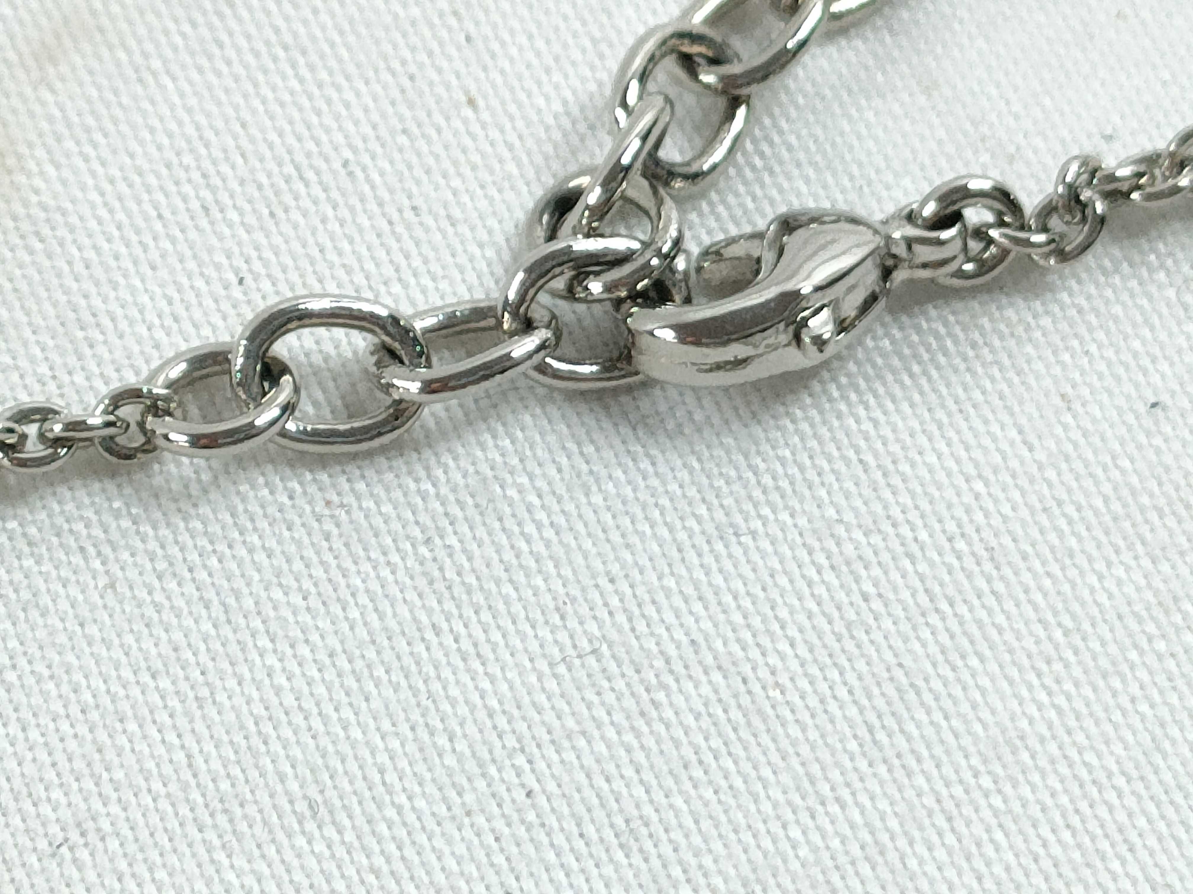 Essential V Bracelet, Silver Tone, M63198 (Bracelet/Bangle) — view 7