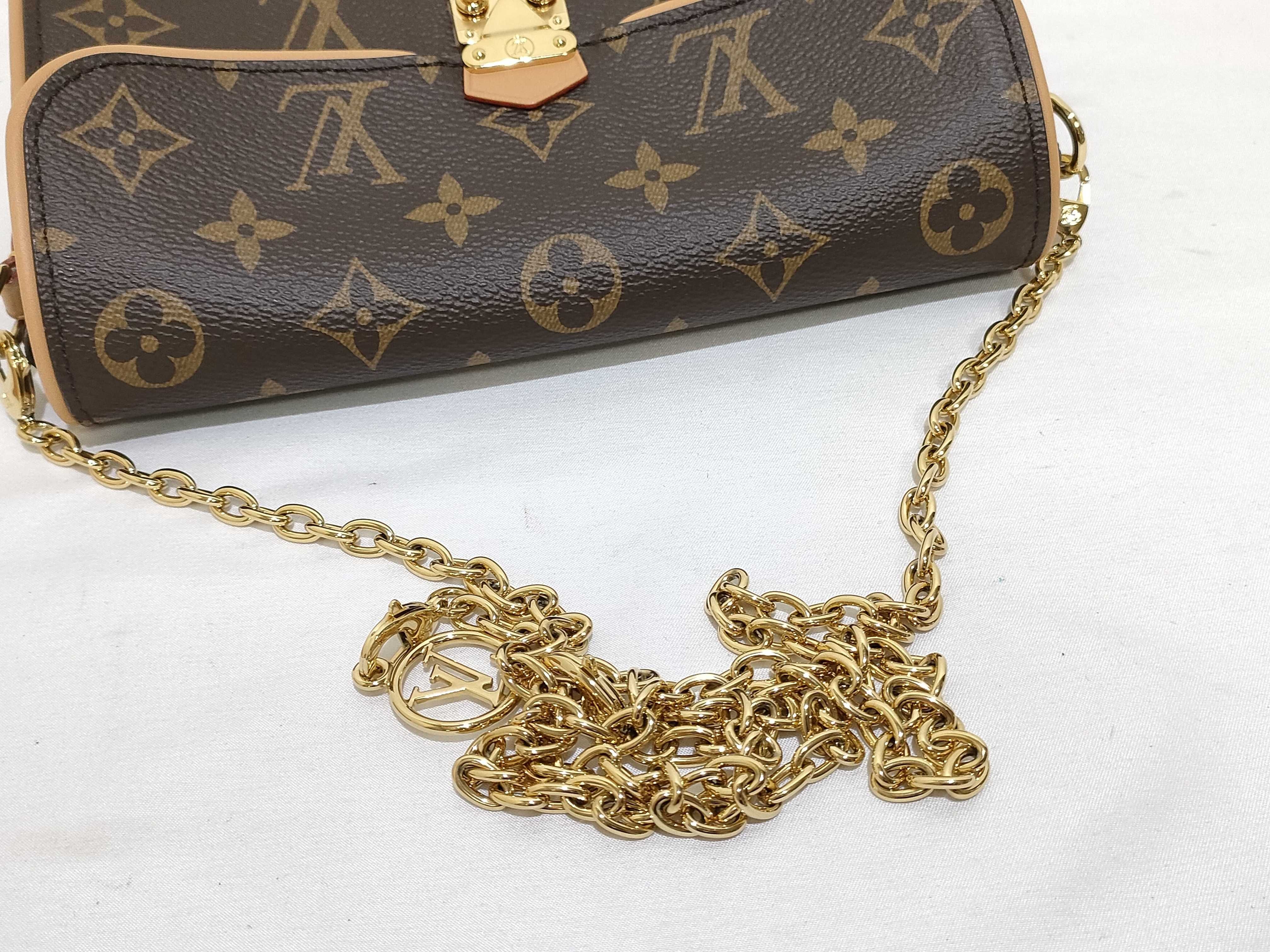 Monogram LV Pochette Camille Monogram M13566 — view 3