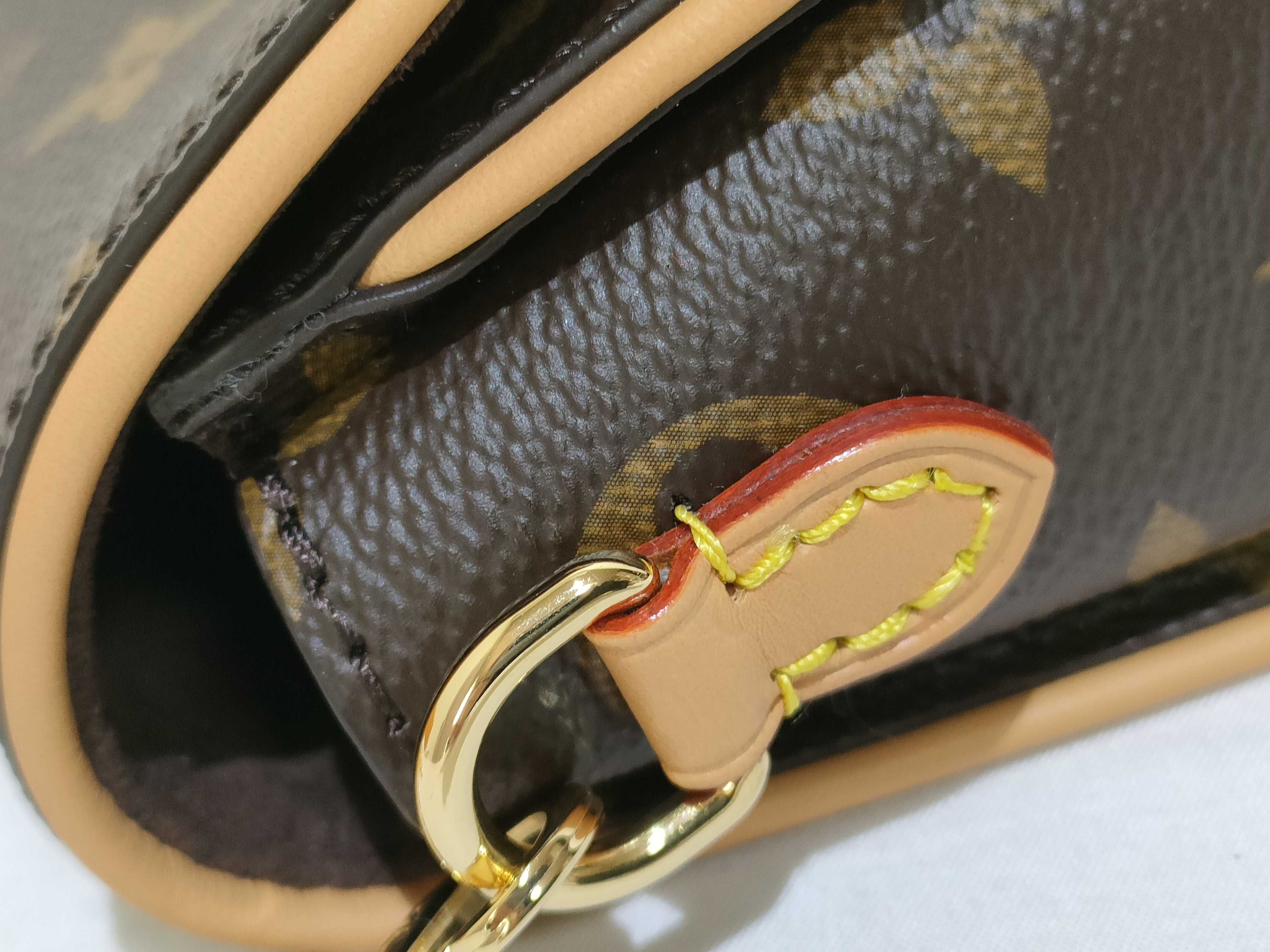 Monogram LV Pochette Camille Monogram M13566 — view 5