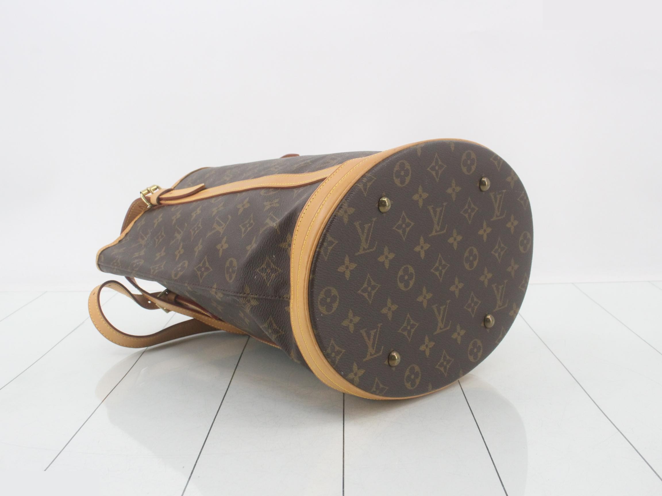Monogram Bucket GM (with pouch) — view 5