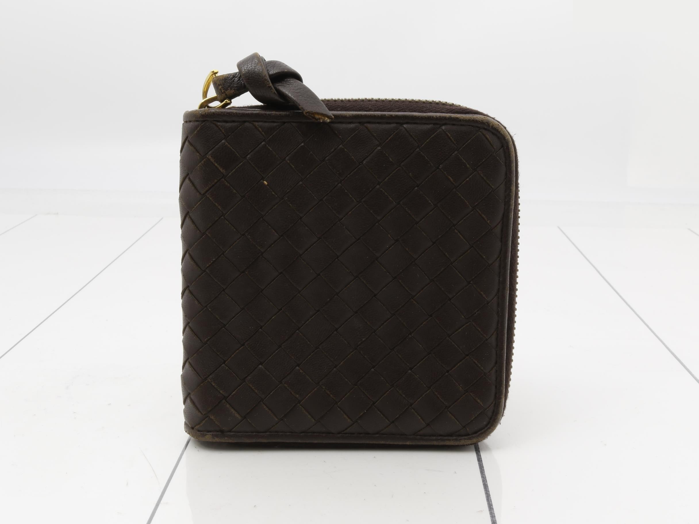 Intrecciato Bi-fold Wallet, Round, Leather, Brown