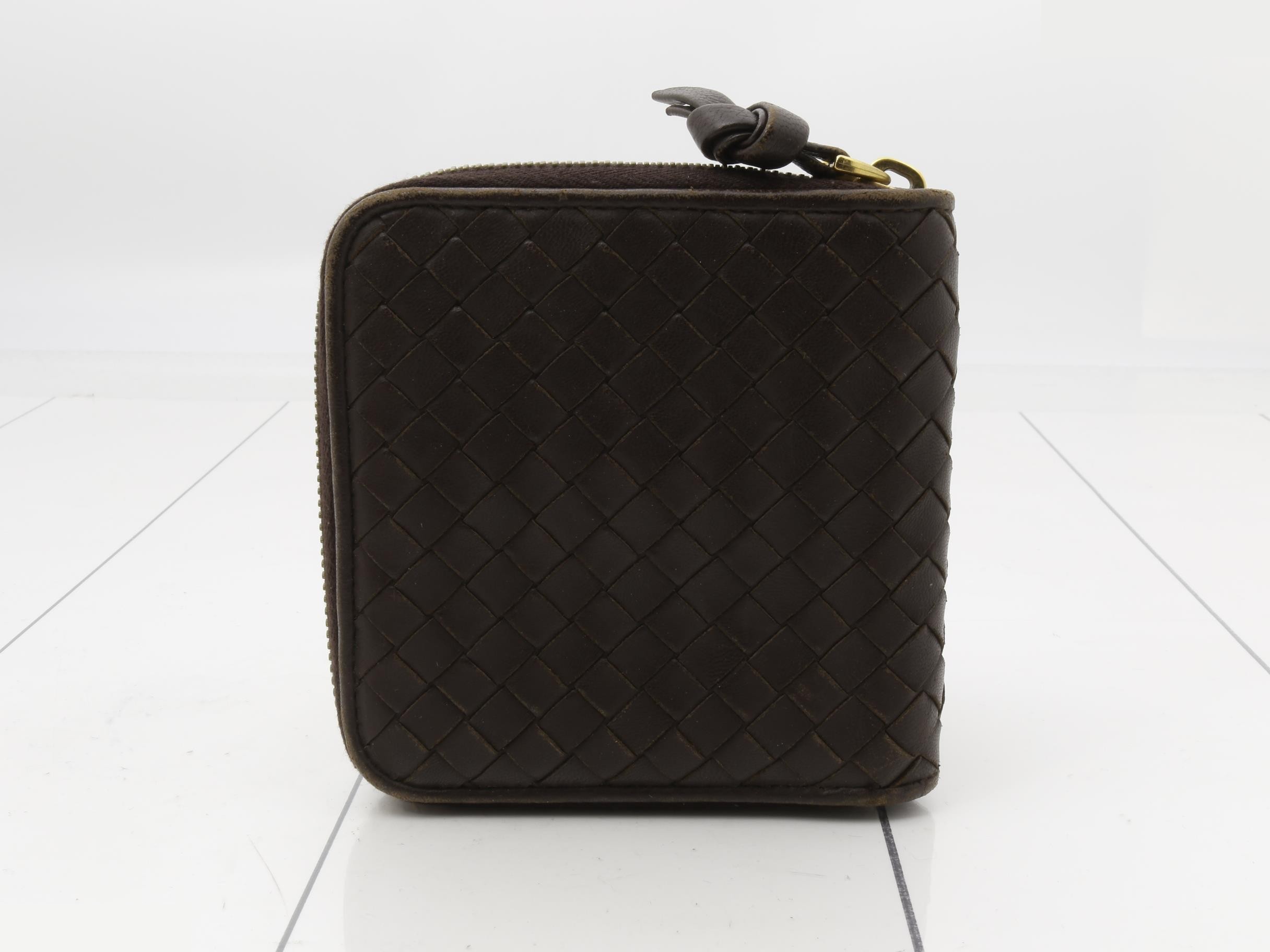 Intrecciato Bi-fold Wallet, Round, Leather, Brown — view 2