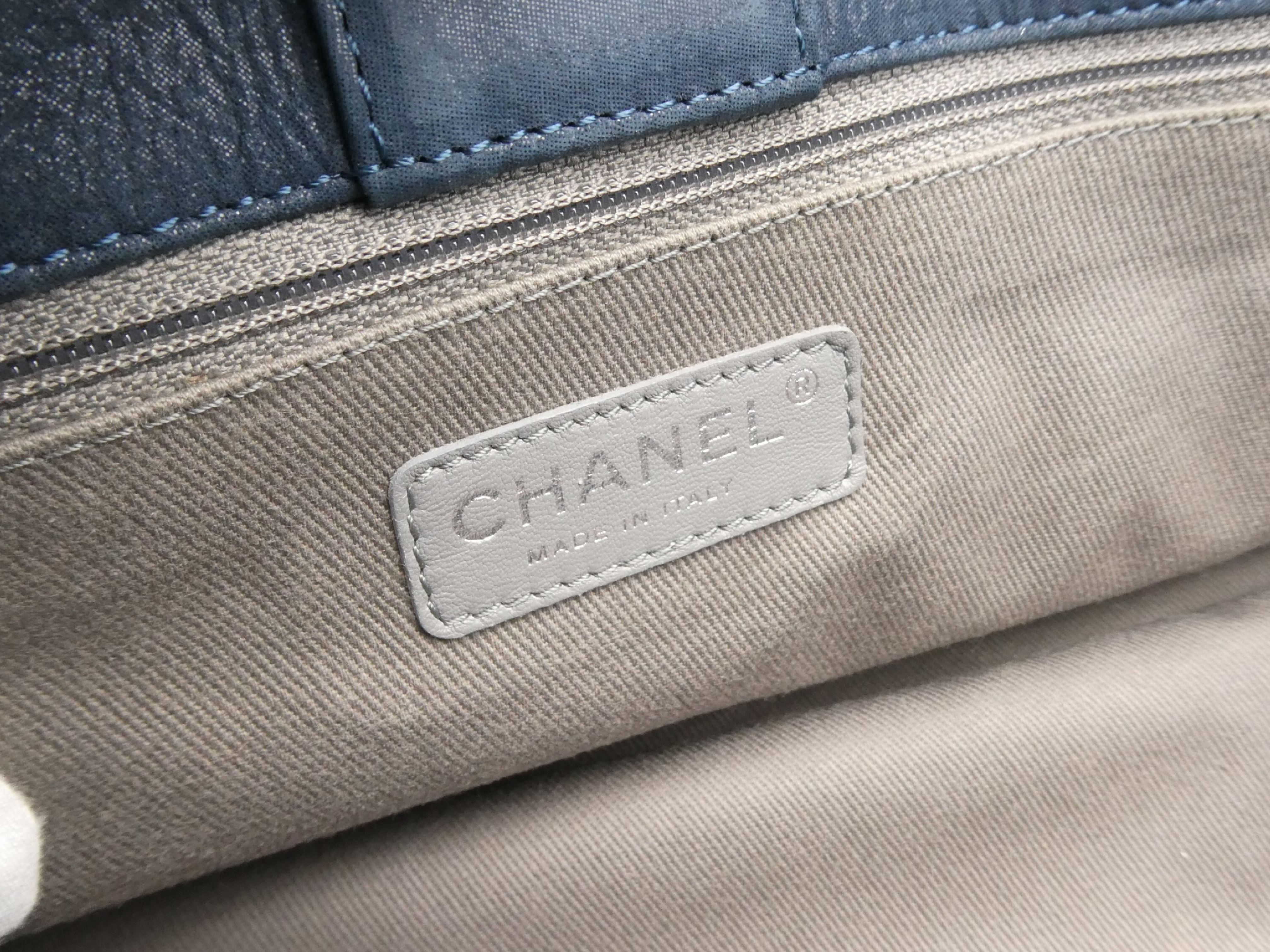 Matelassé Coco Mark Chain 2-Way Handbag — view 8