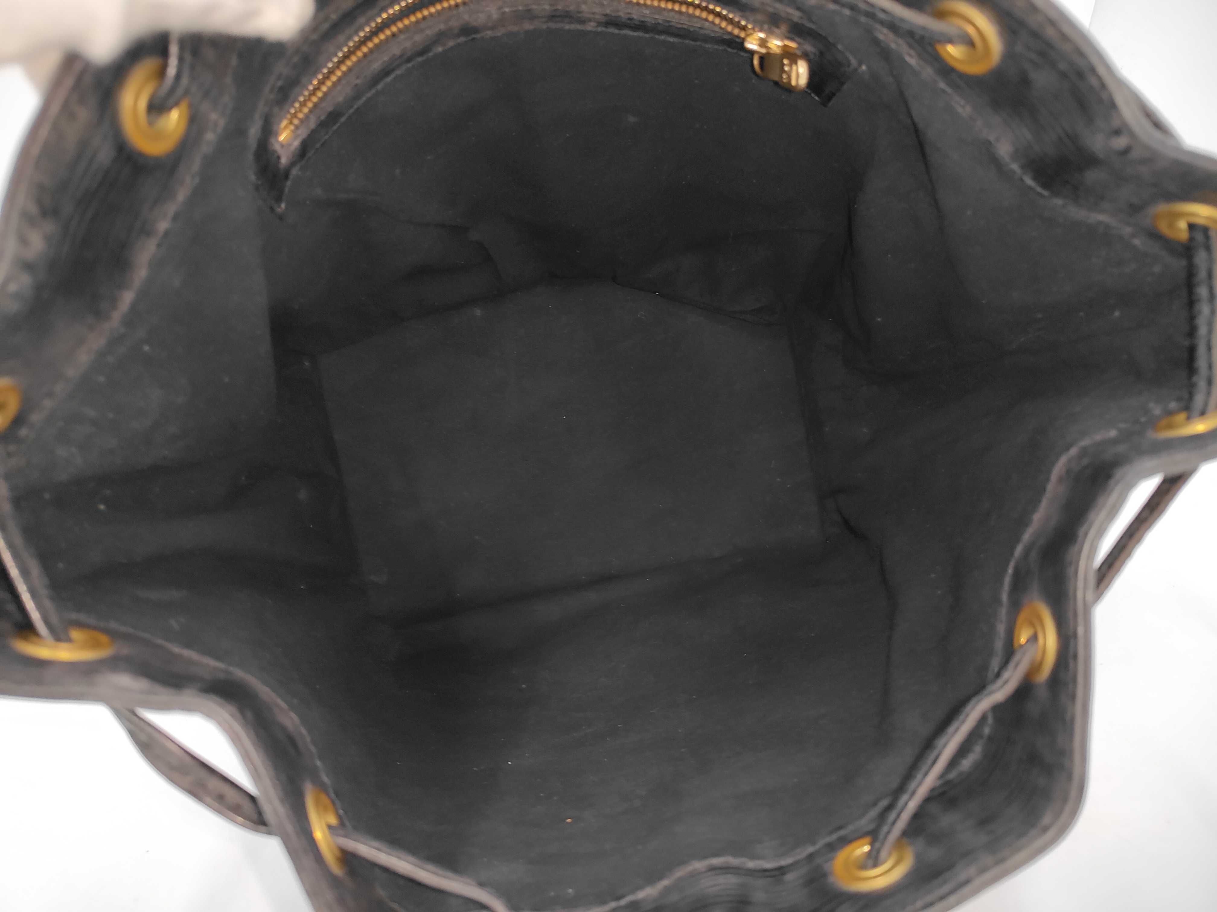 Epi Petit Noé Noir M59012 Shoulder Bag — view 6