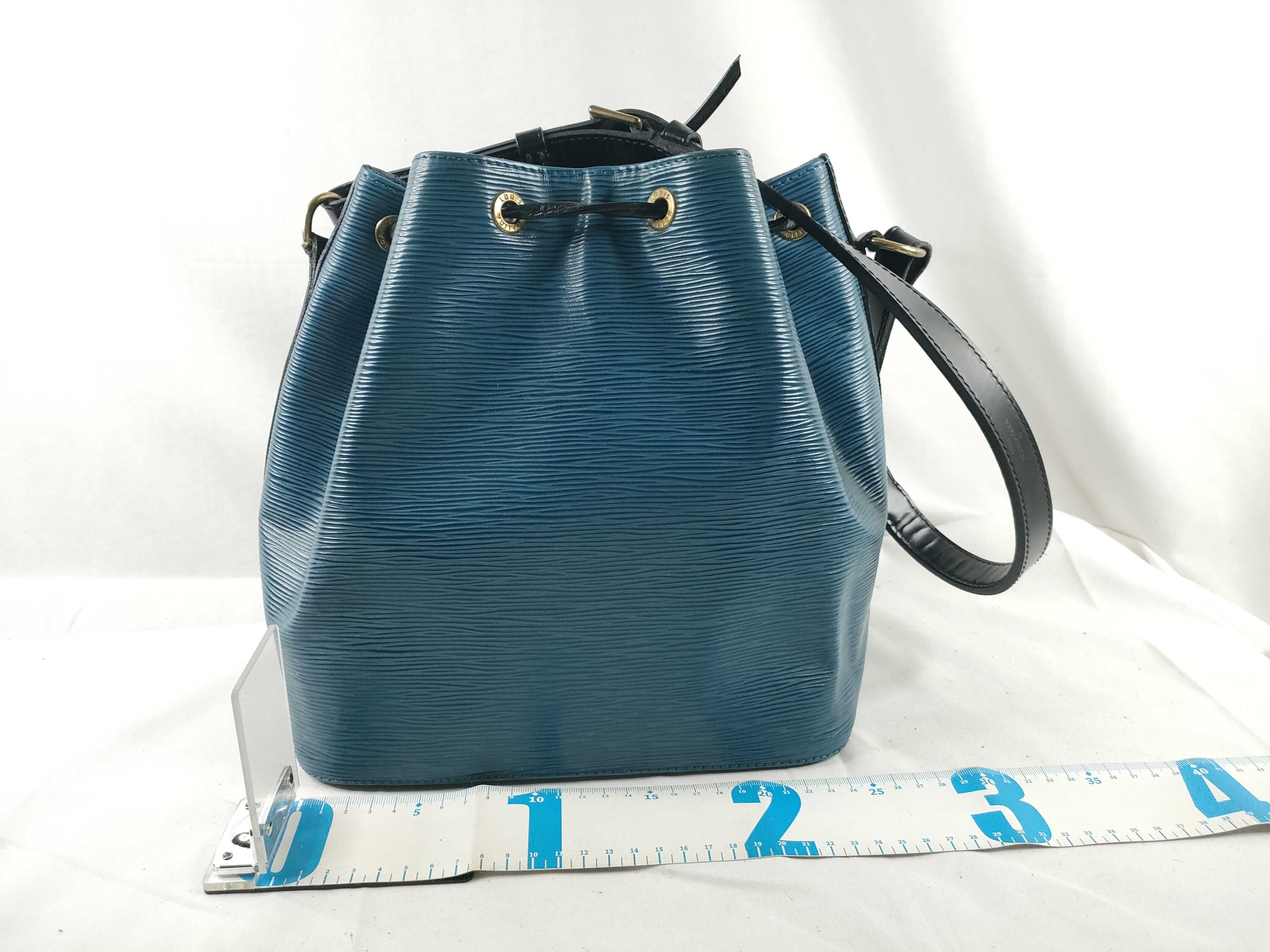 Epi Leather Petit Noé Shoulder Bag — view 2
