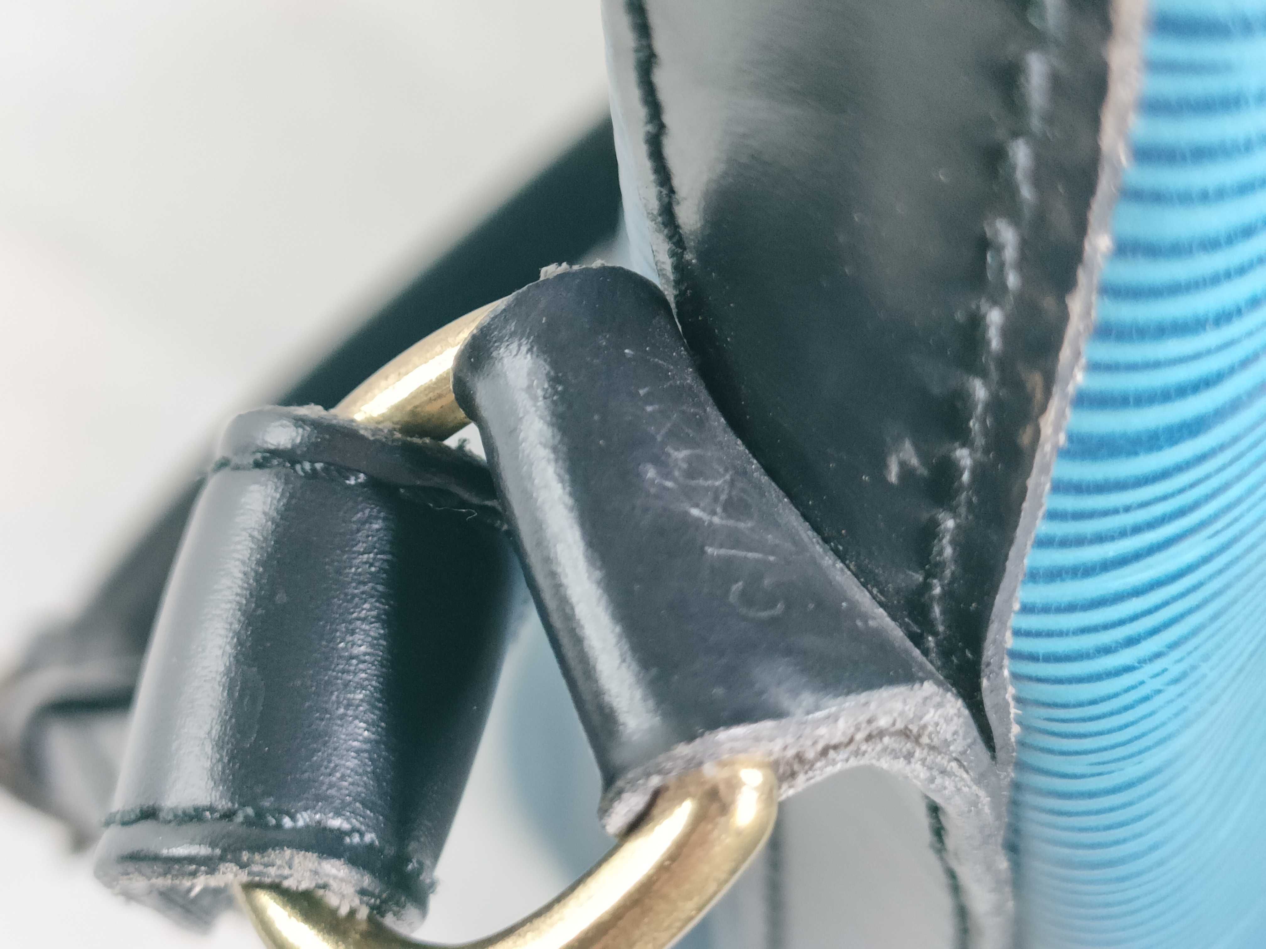 Epi Leather Petit Noé Shoulder Bag — view 14
