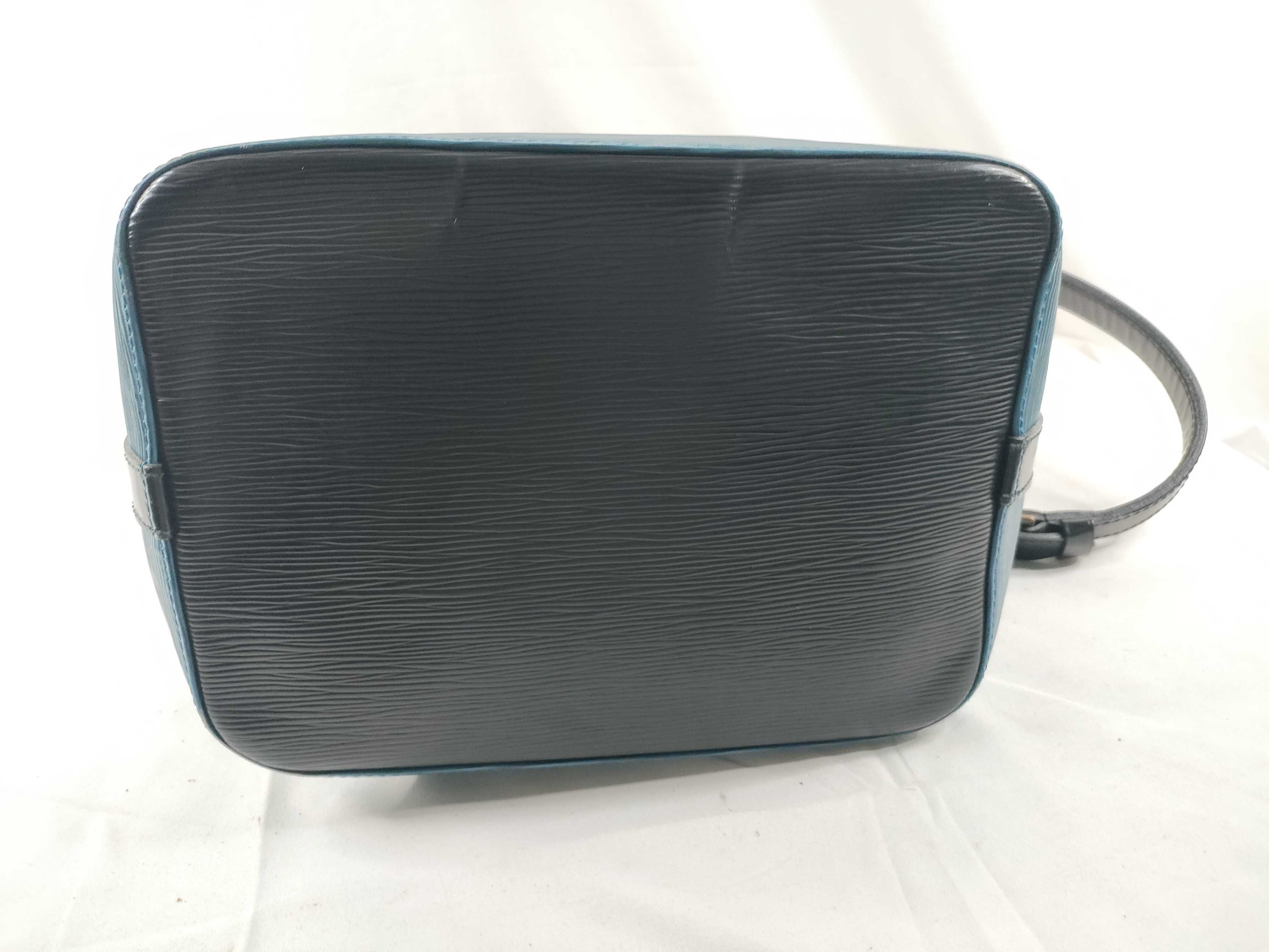 Epi Leather Petit Noé Shoulder Bag — view 4